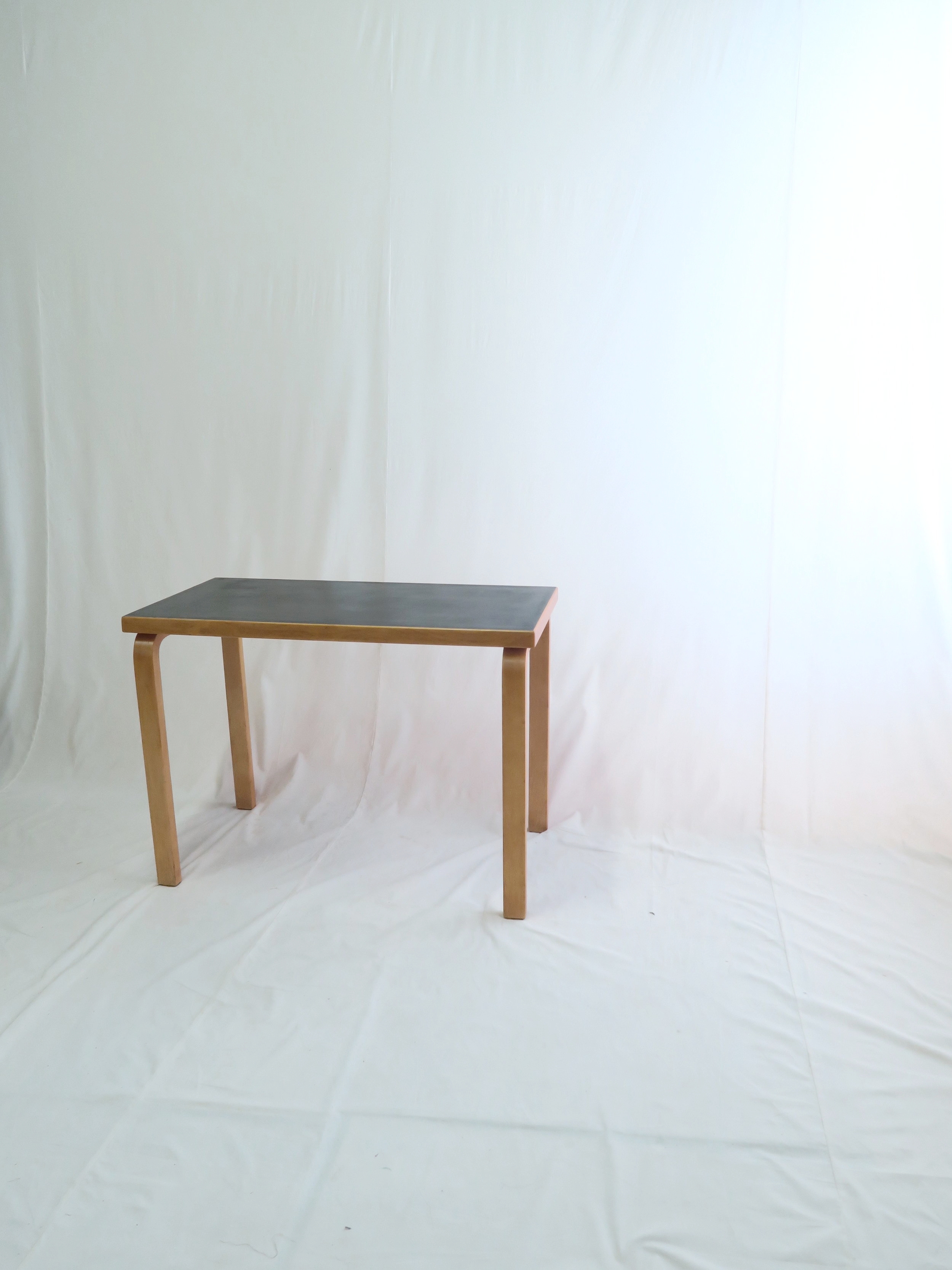 アアルト　ブラック　リノリューム