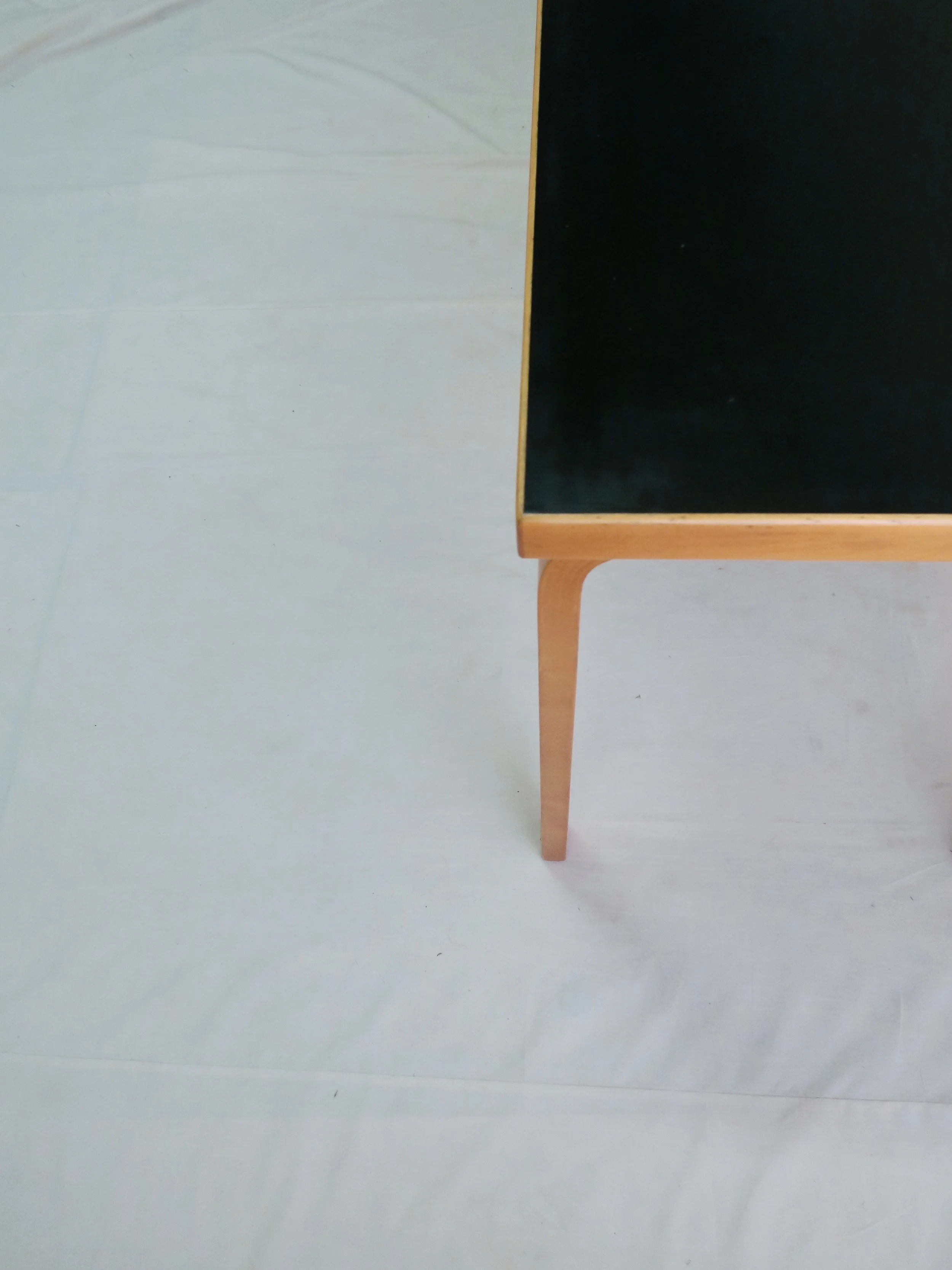 アアルト　ブラック　リノリューム