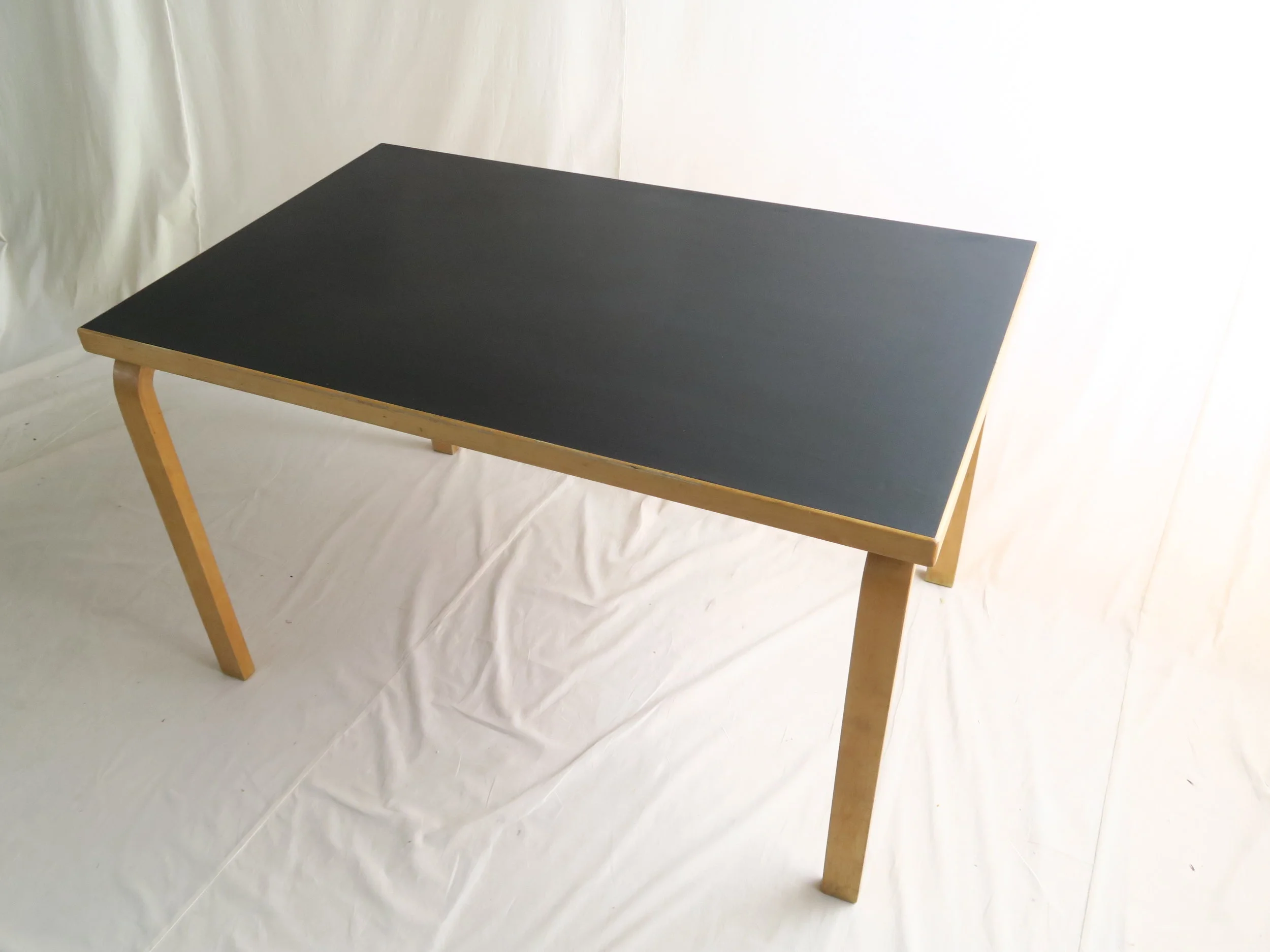 アアルト　テーブル　ブラック