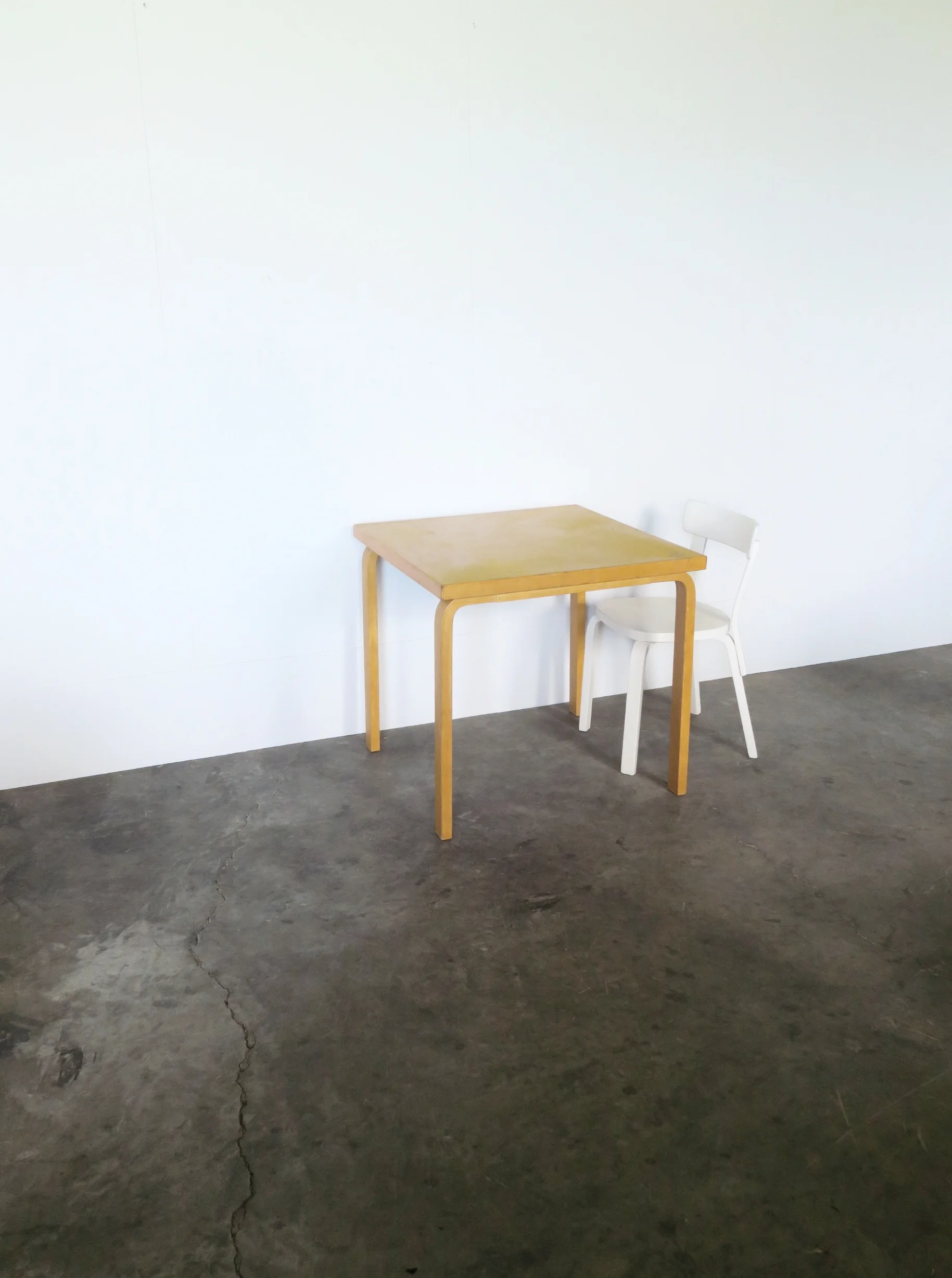 テーブル　アアルト