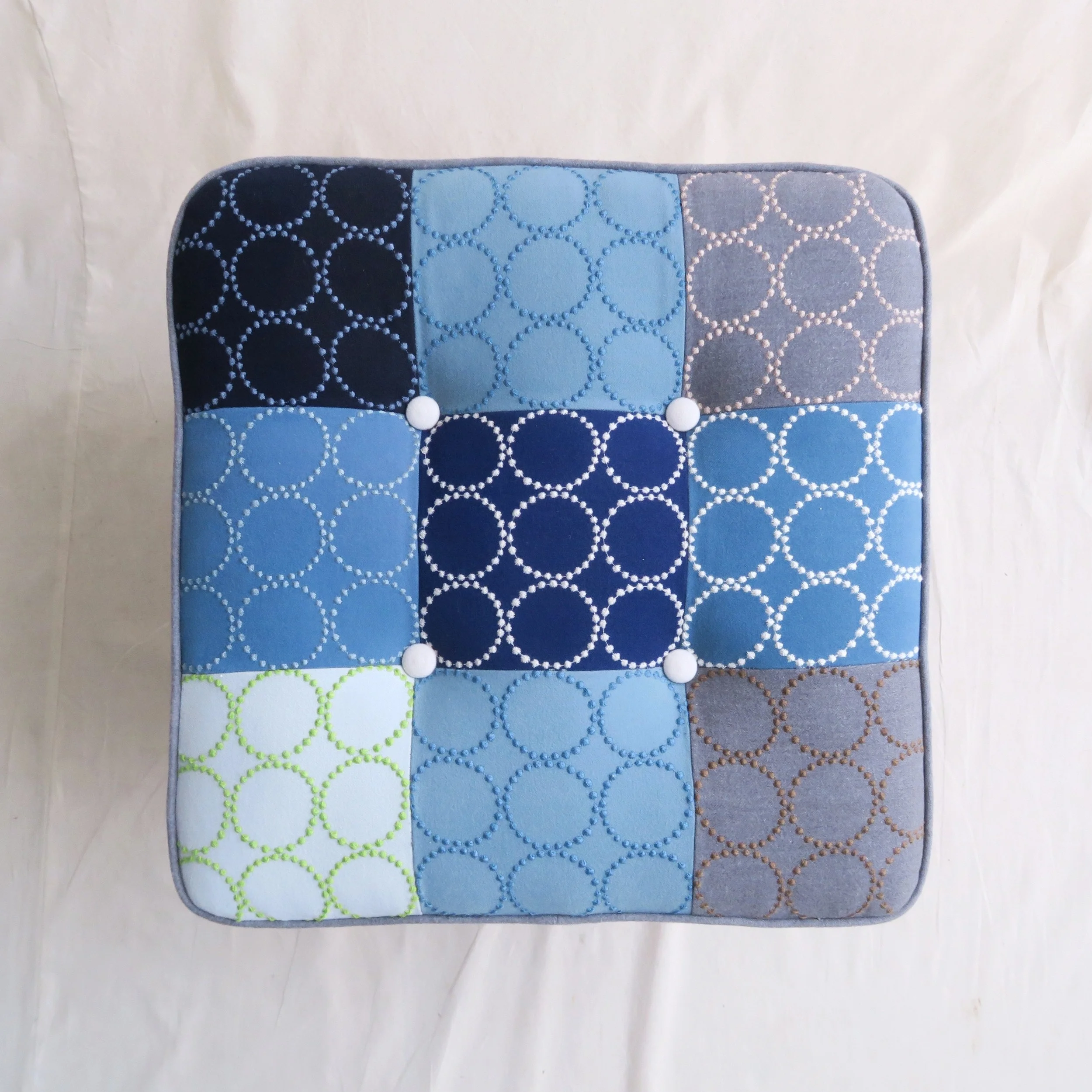 北欧家具　オットマン