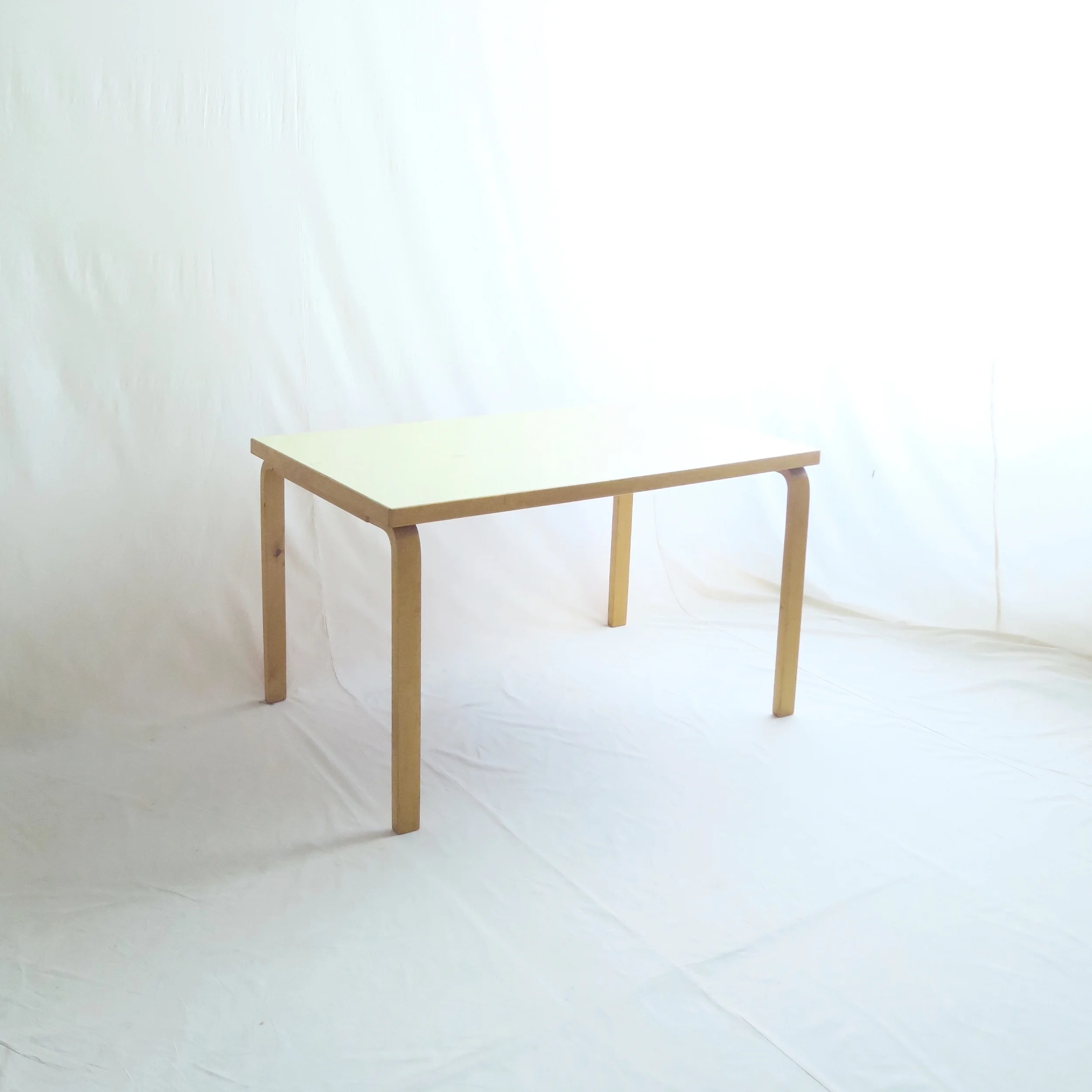 アアルト　テーブル