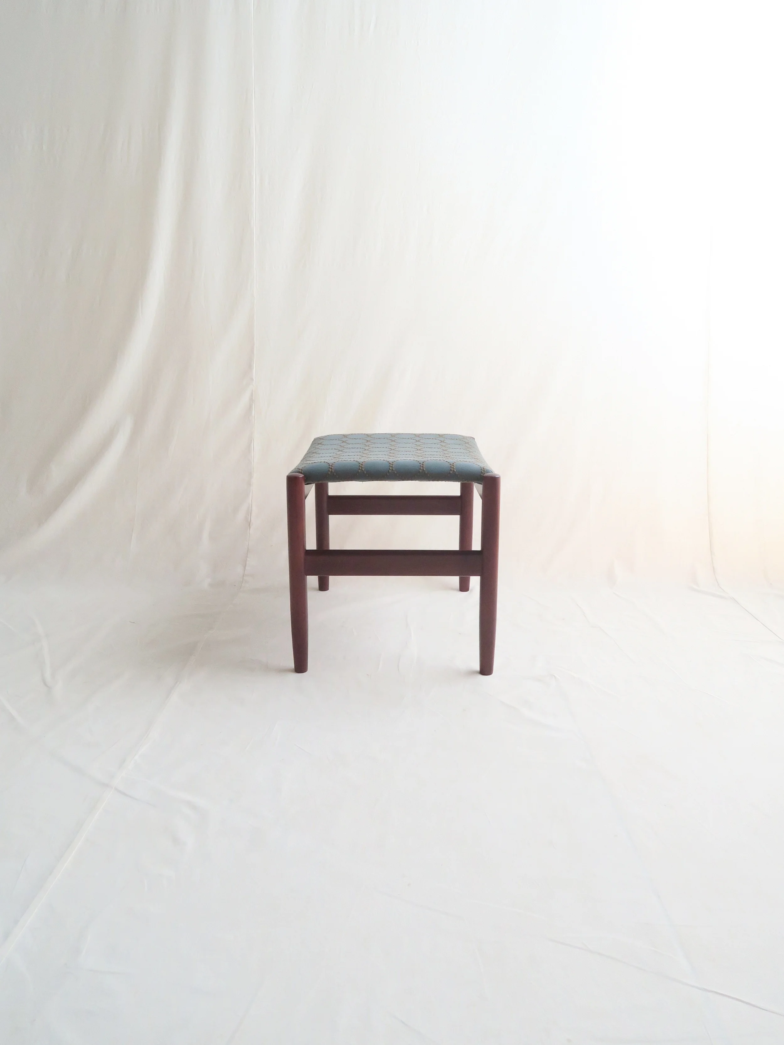 ミナ　スツール