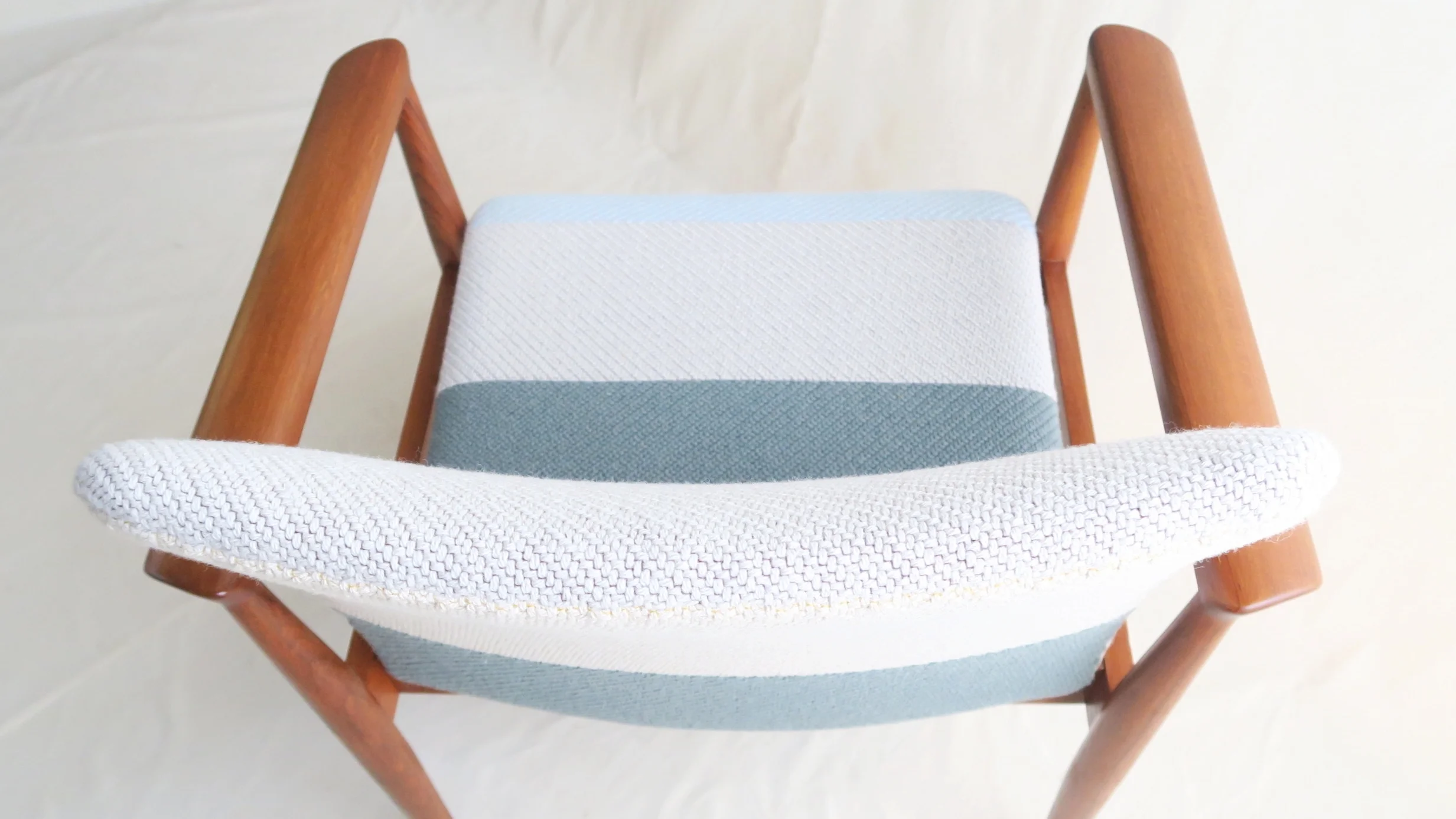 フィンユール　ディプロマット　kvadrat