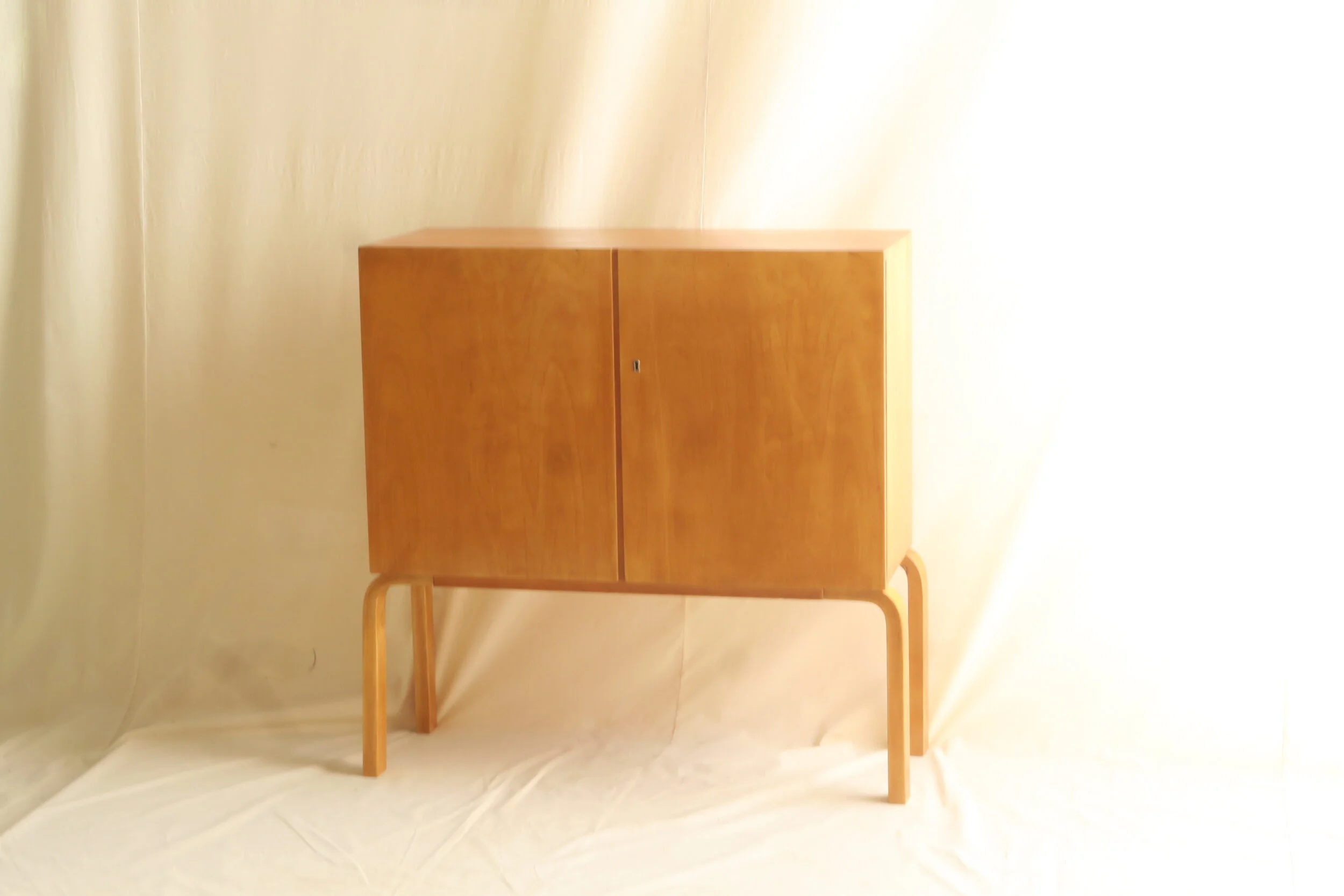 アアルト　キャビネット 810