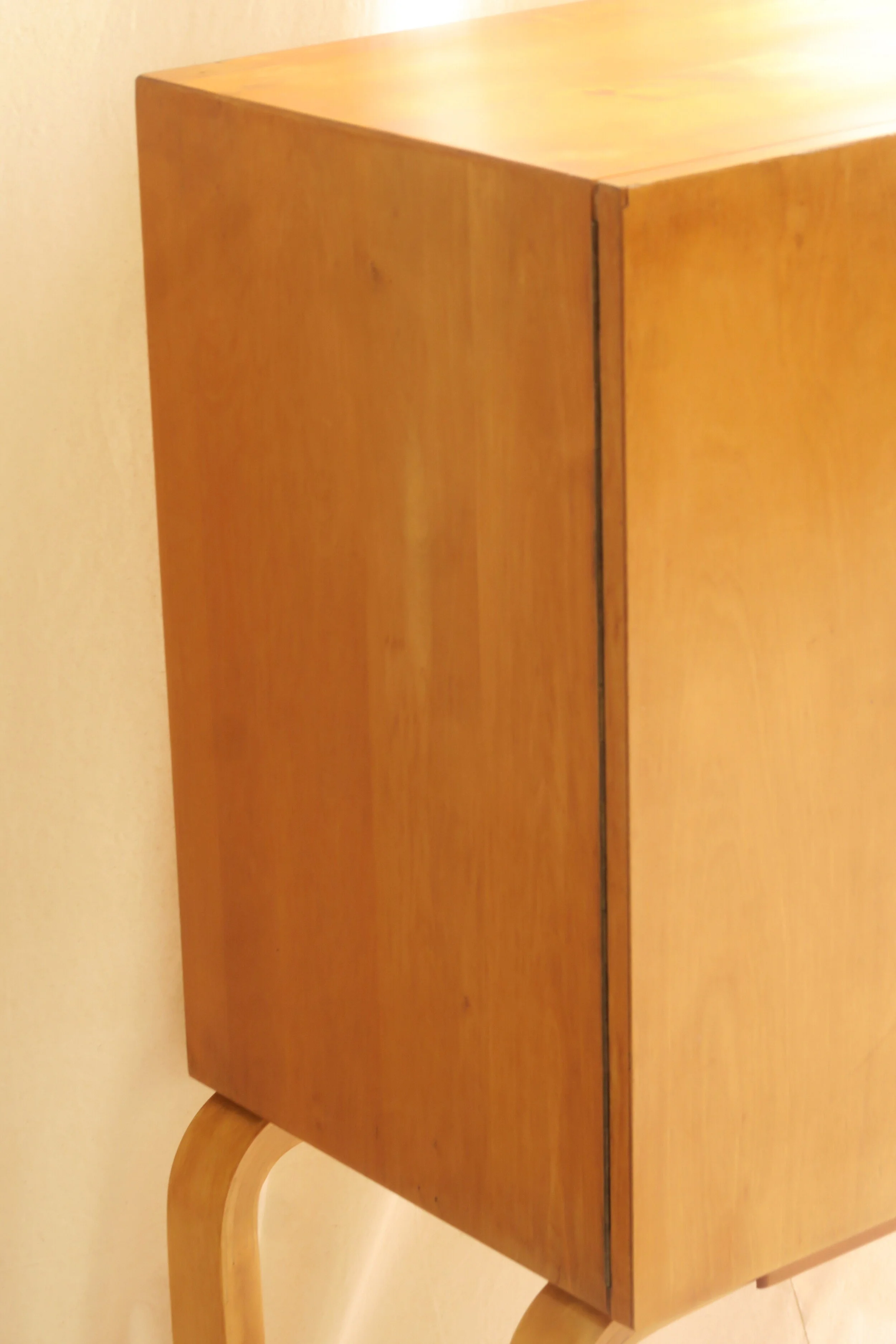 アアルト　キャビネット 810