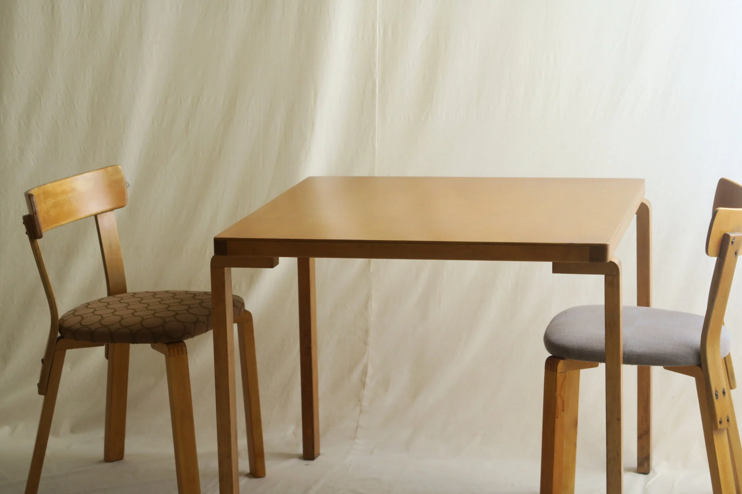 アアルト  テーブル