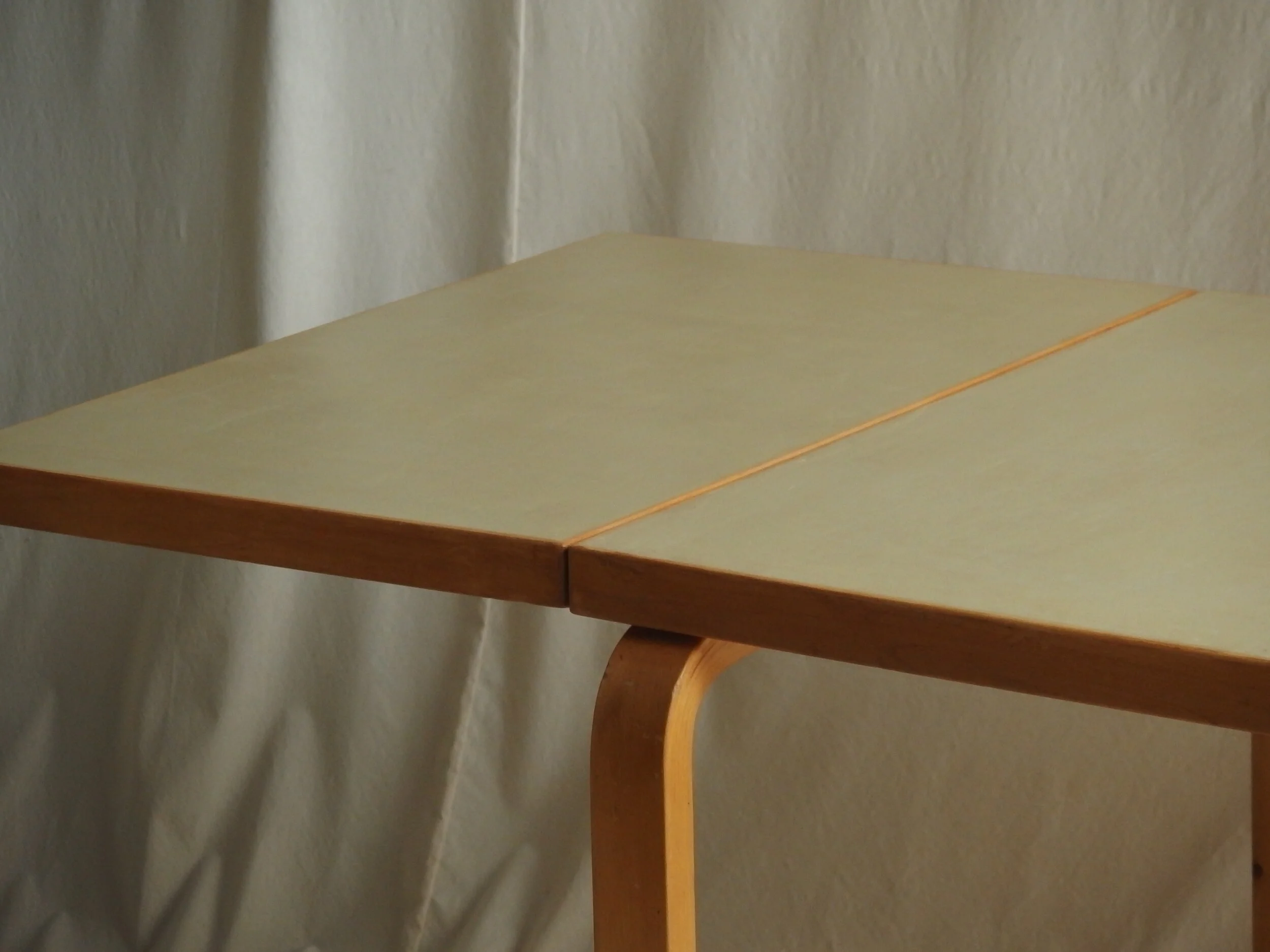 アアルト  ドロップリーフ　テーブル