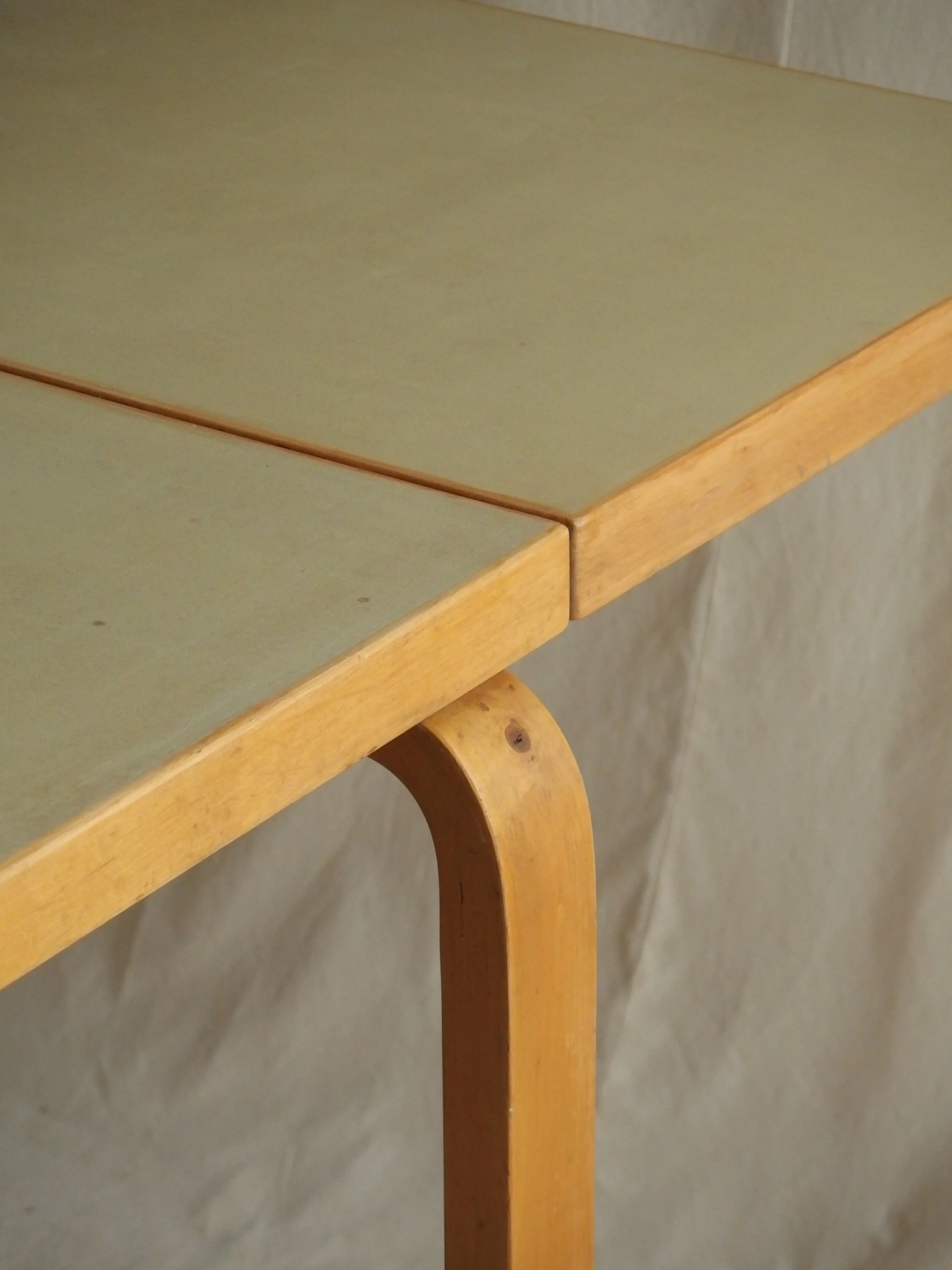 アアルト  ドロップリーフ　テーブル