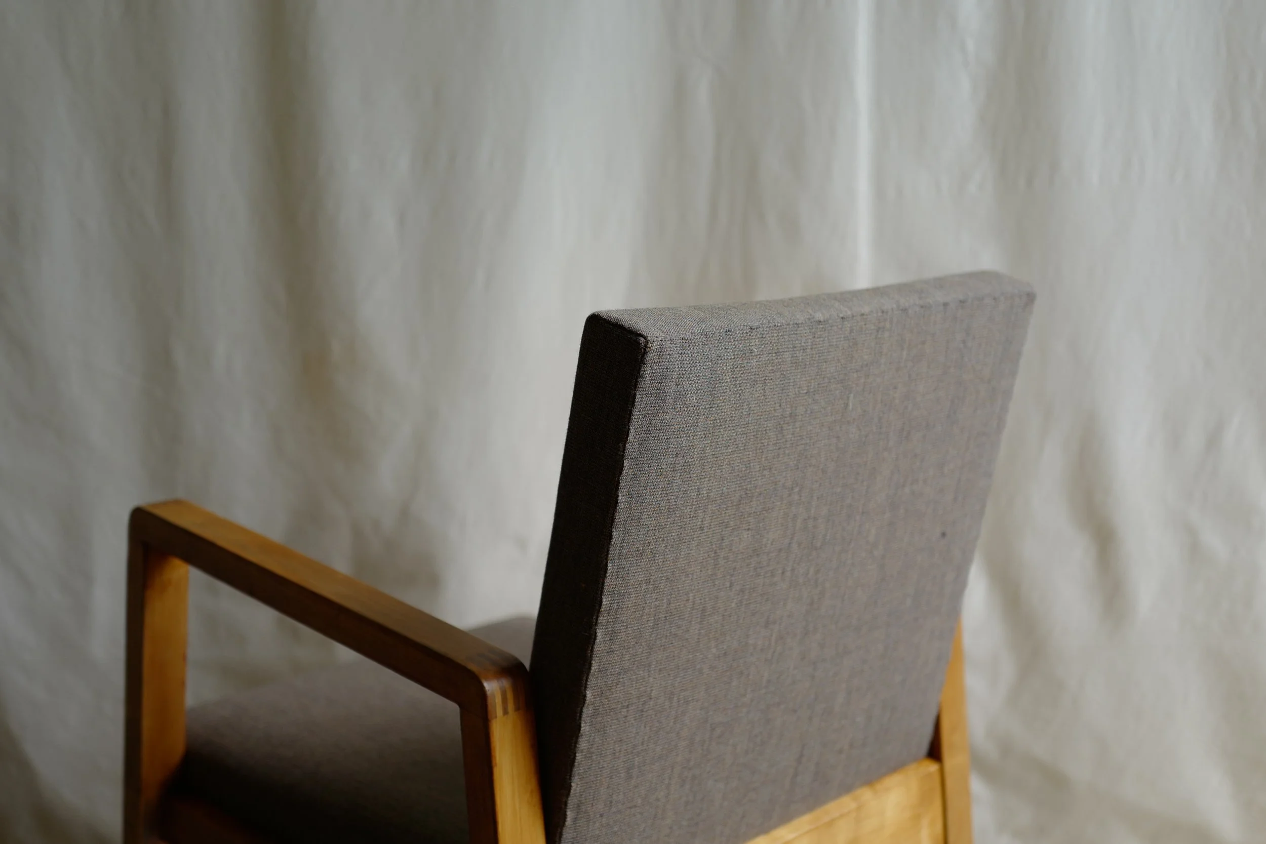 alvar aalto 40's 403 hallway chair — Ph.D. alvar aalto 40's 403 hallway chair — Ph.D.