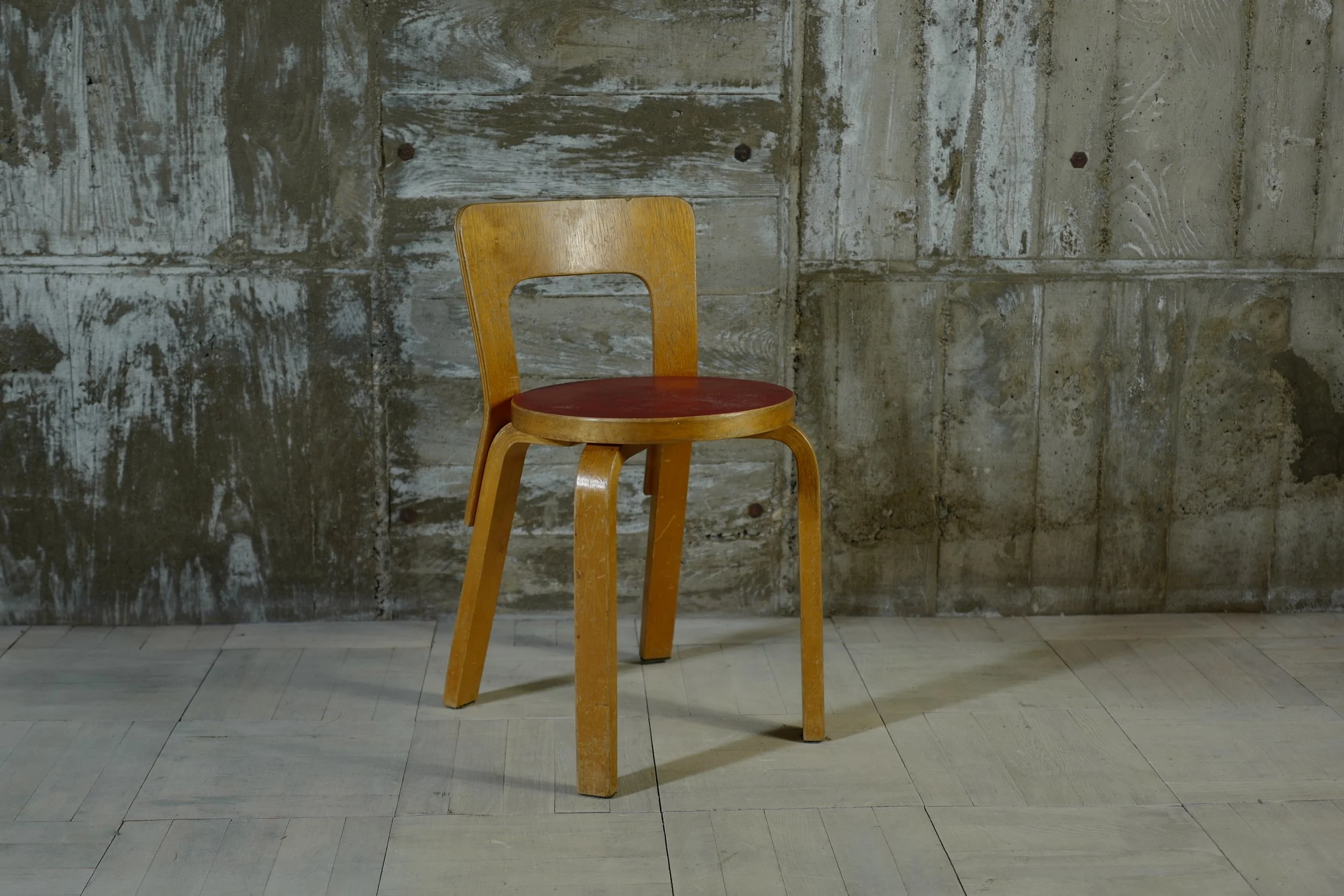 alvar aalto 50's chair 65 red linoleum