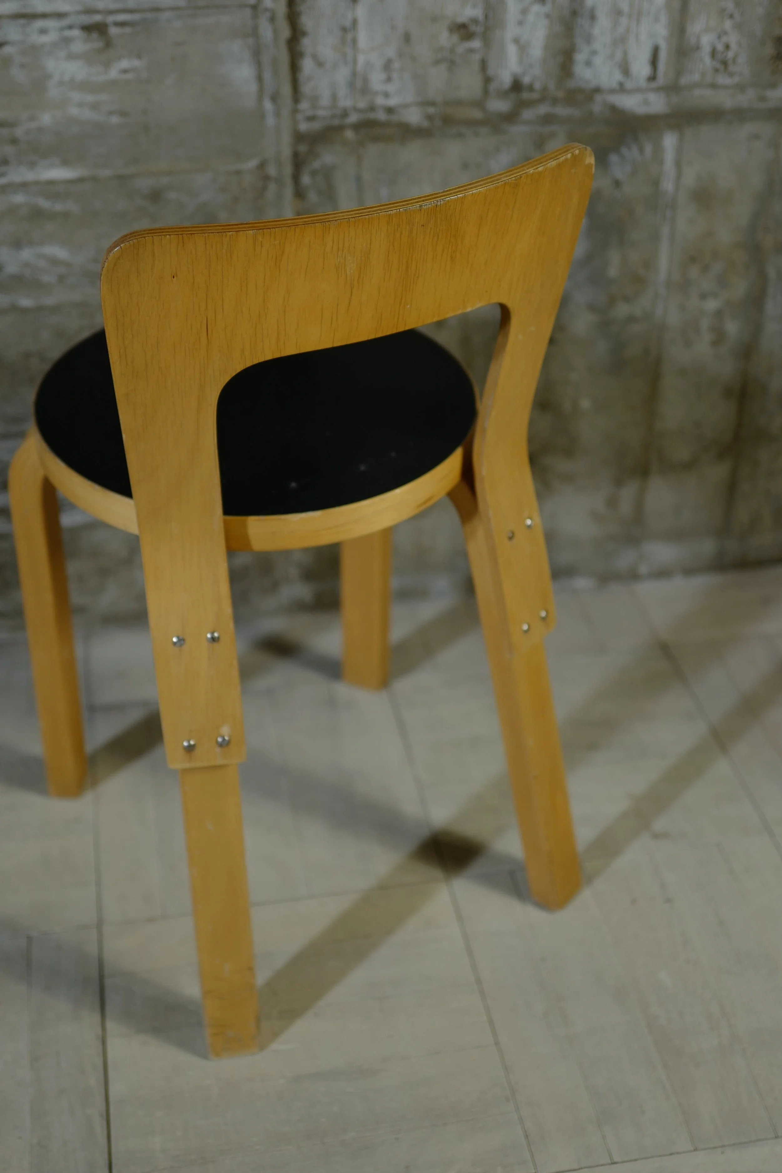 alvar aalto 50's chair 65 black linoleum