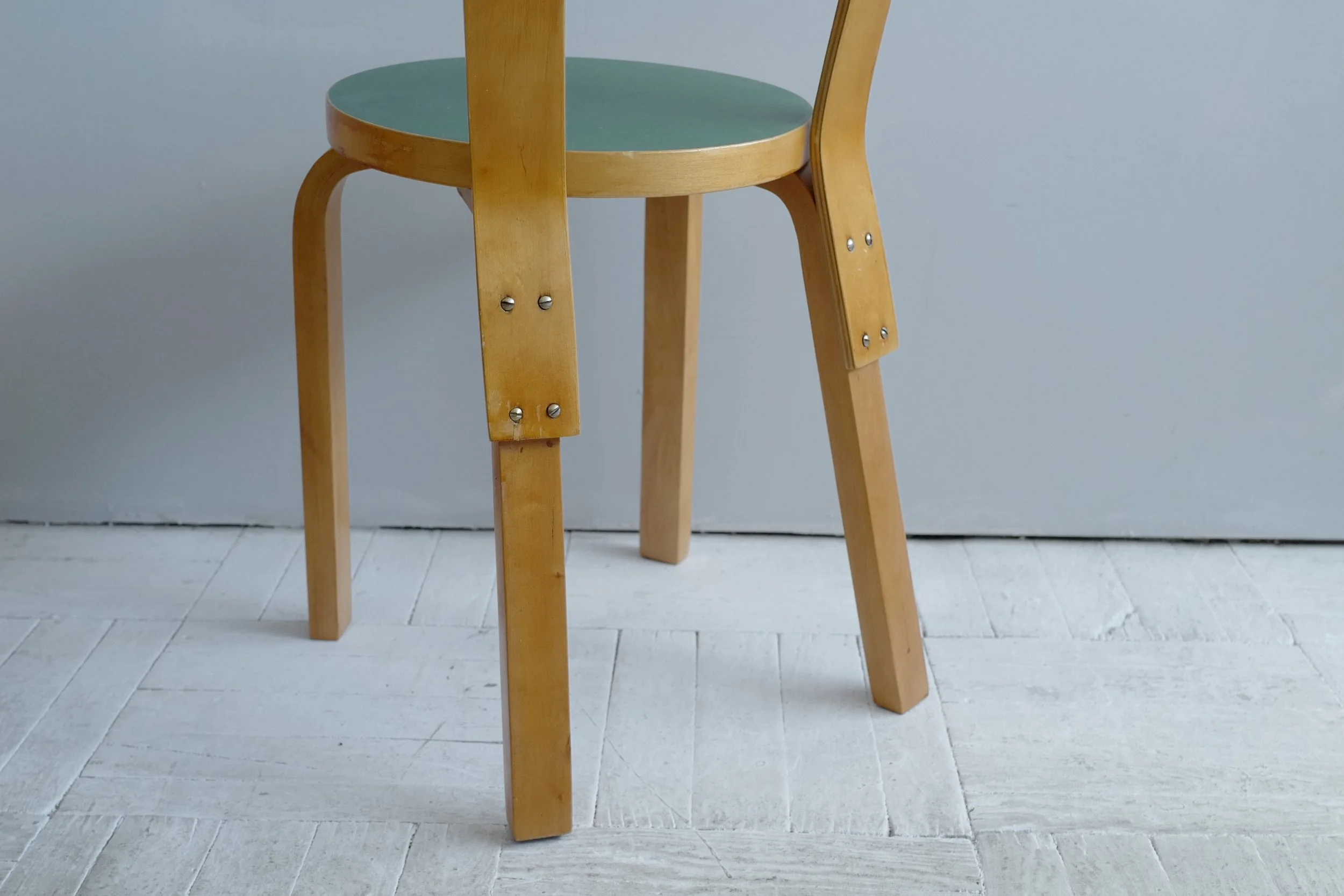 chair 65 green linoleum