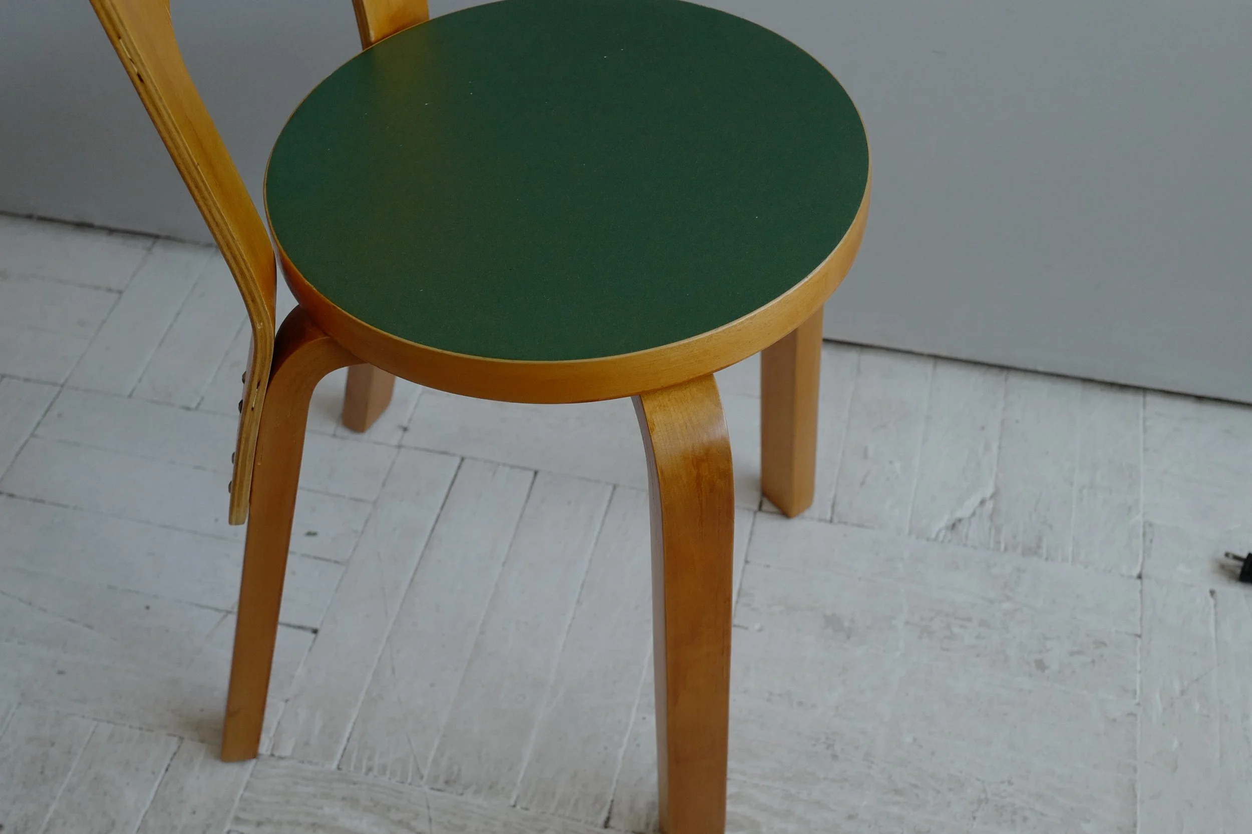chair 65 green linoleum