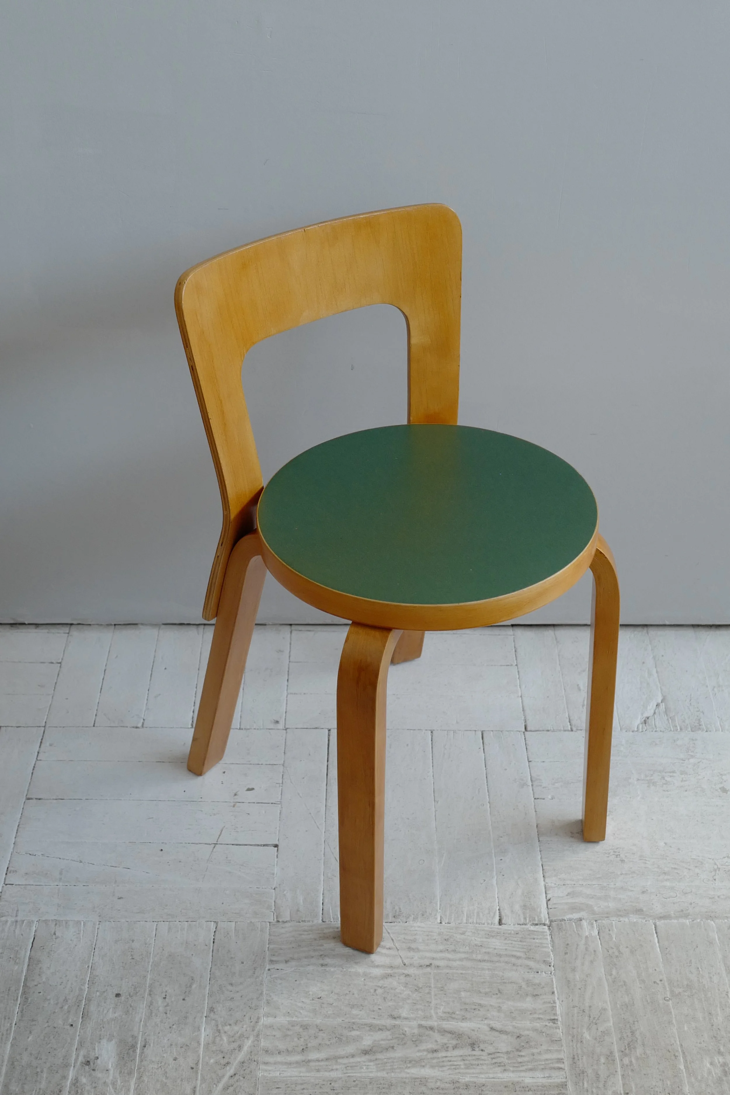chair 65 green linoleum