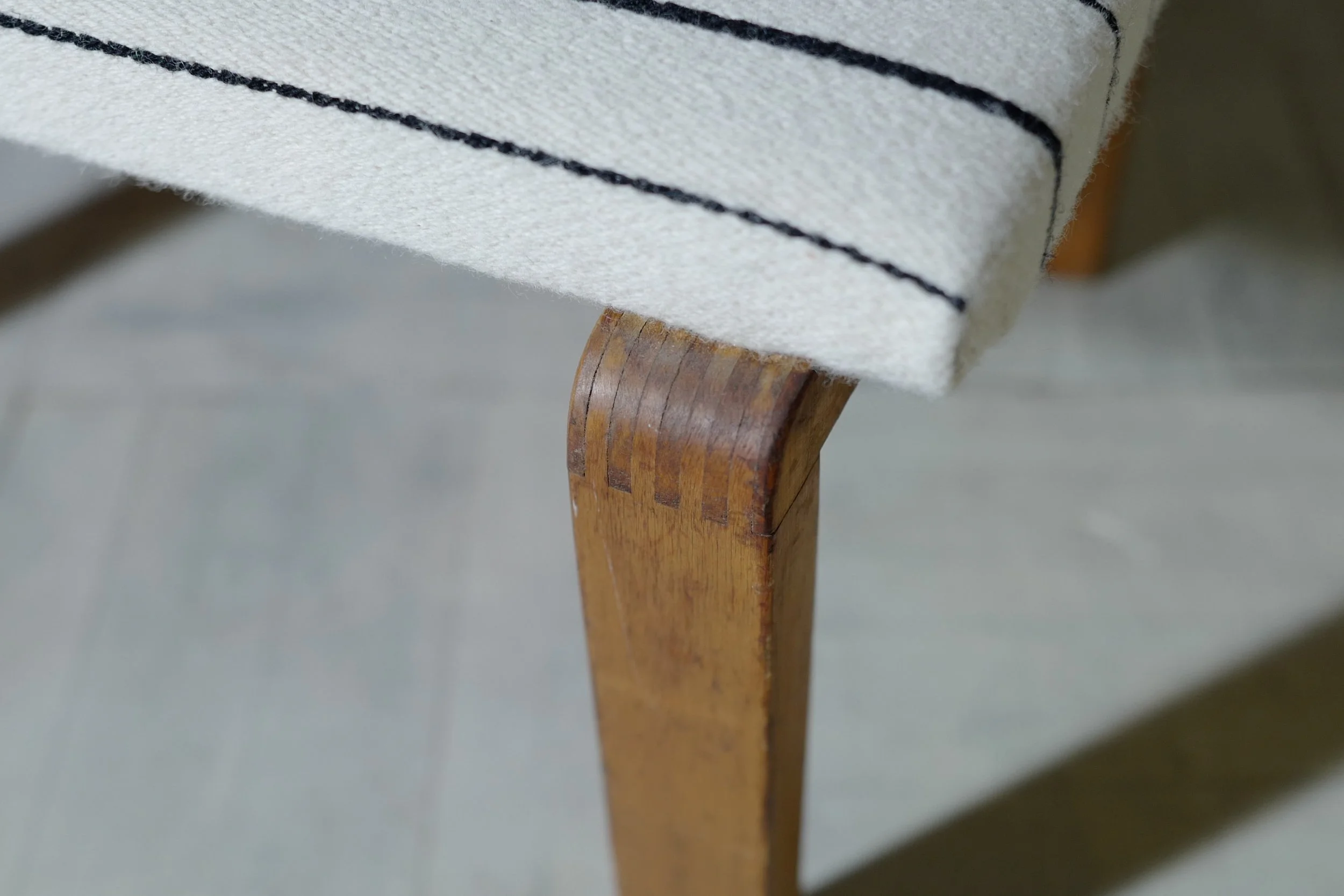 aalto bench war leg