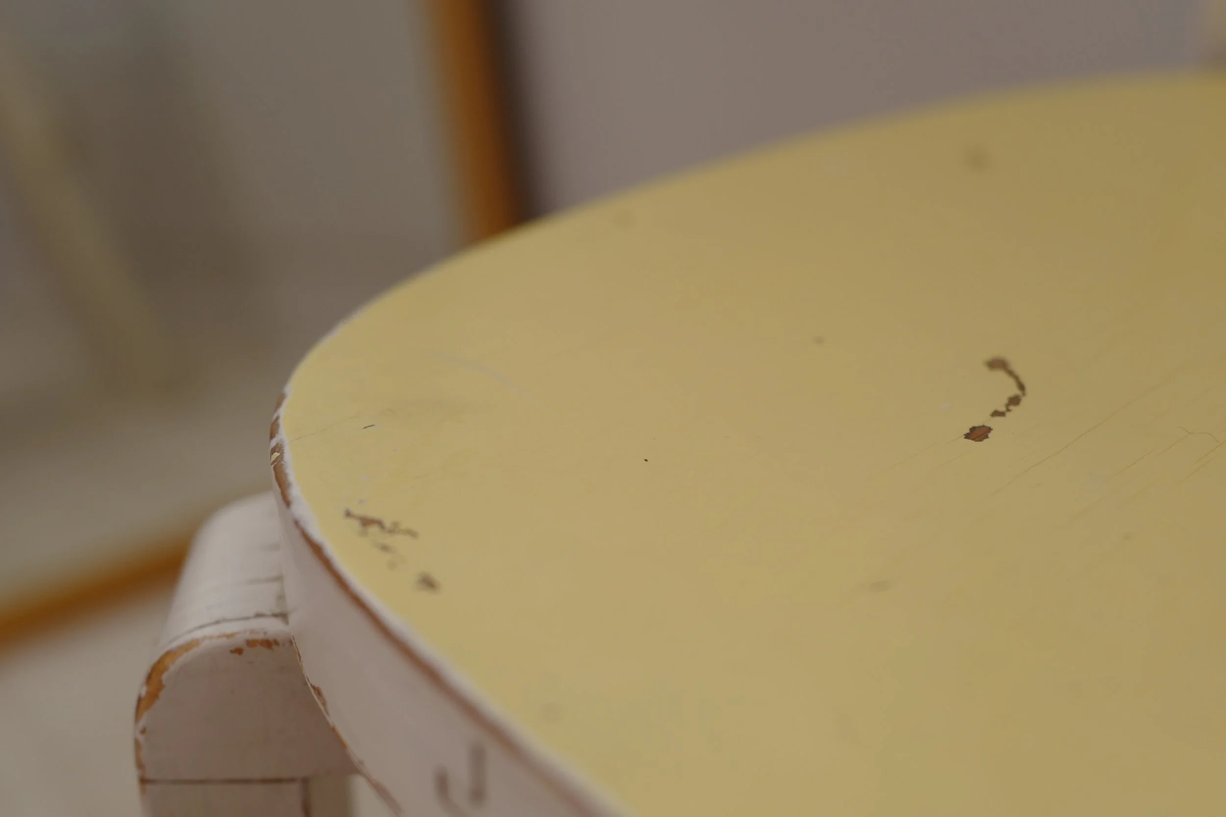 chair 69 war leg paint 1940 1930