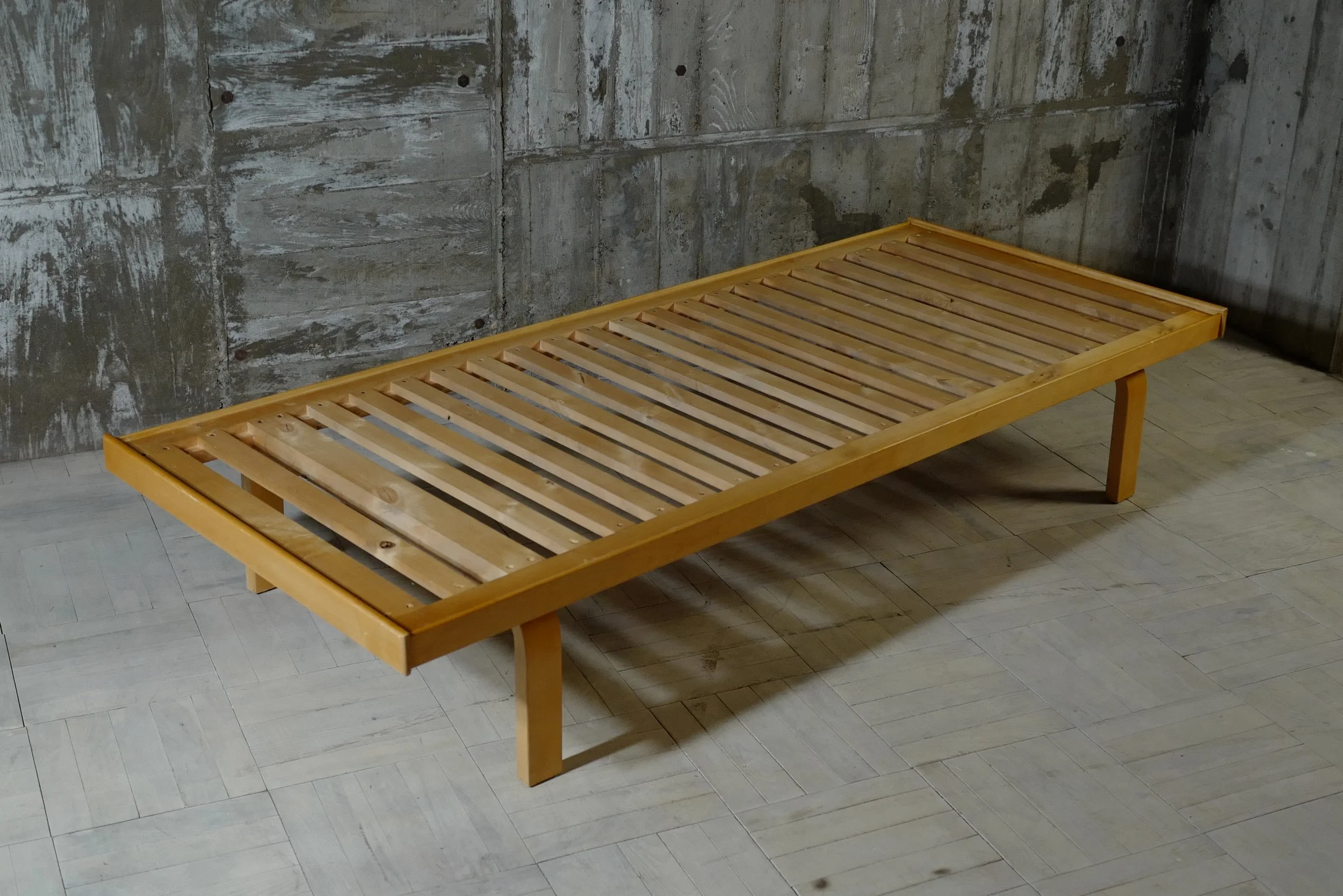 アルヴァ　アアルト　デイベッド　７１０