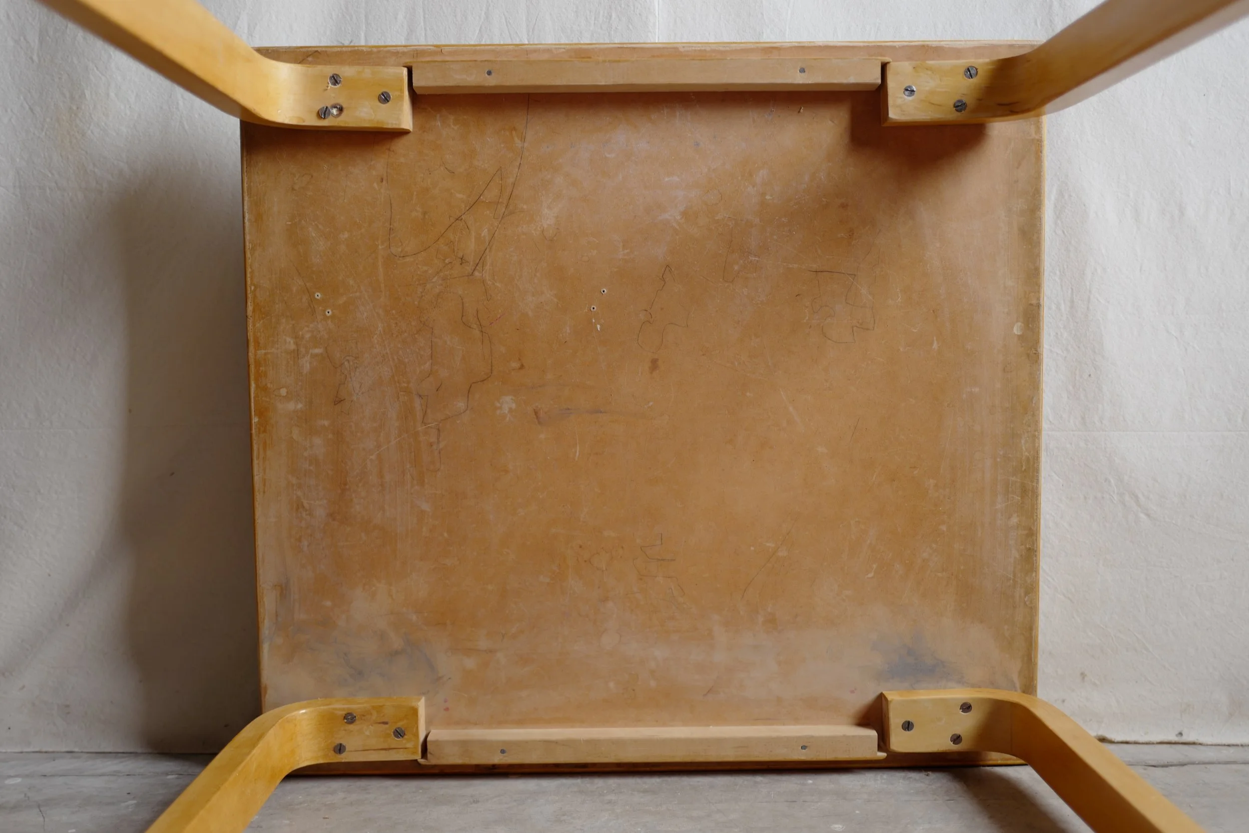 アアルト　テーブル　ブルーリノリュウム