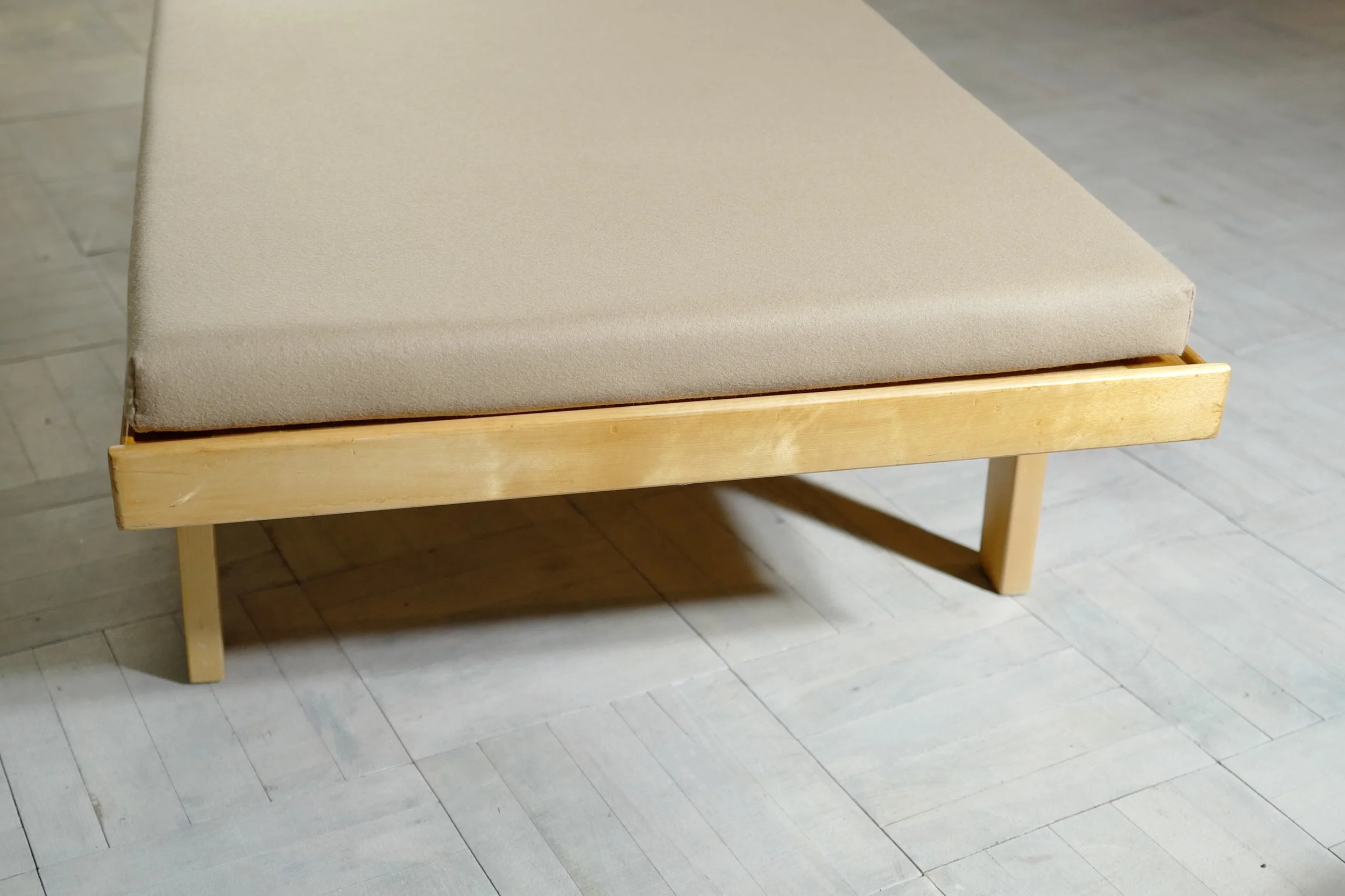 アルヴァアアルト　張替え済み　デイベッド