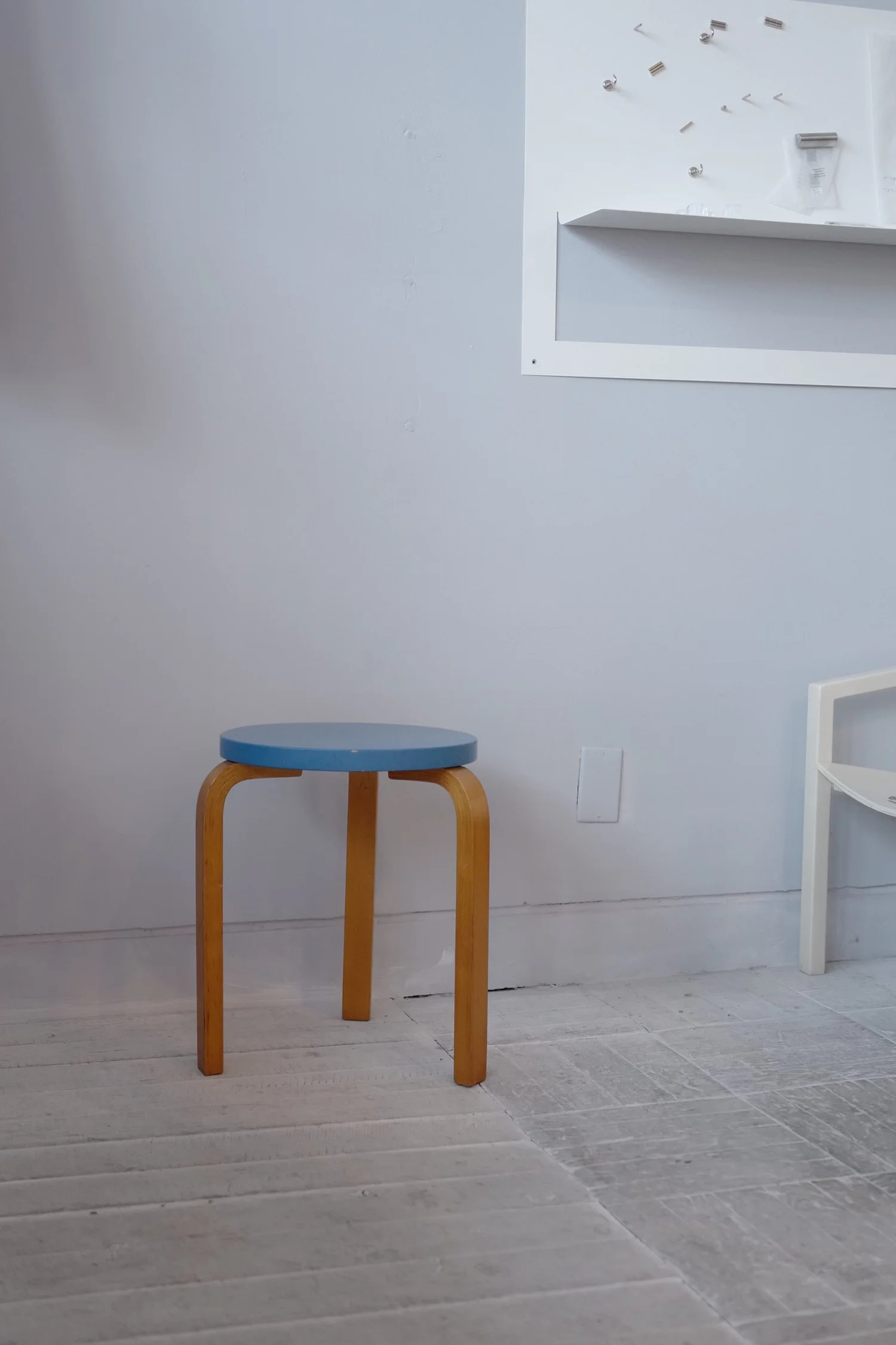 alvar aalto stool60 50's painted white, light blue — Ph.D.