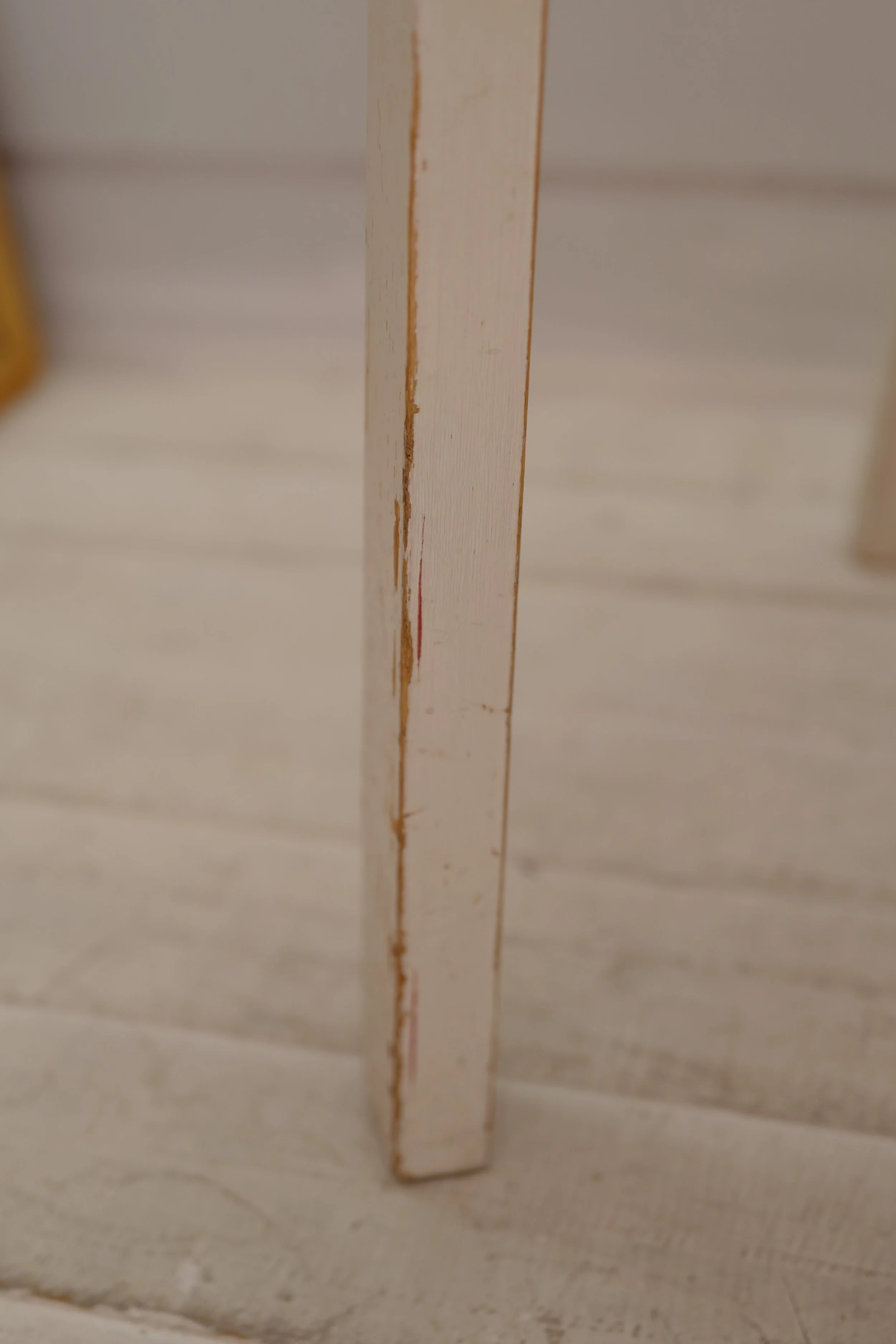 チェア６９ war leg ペイント