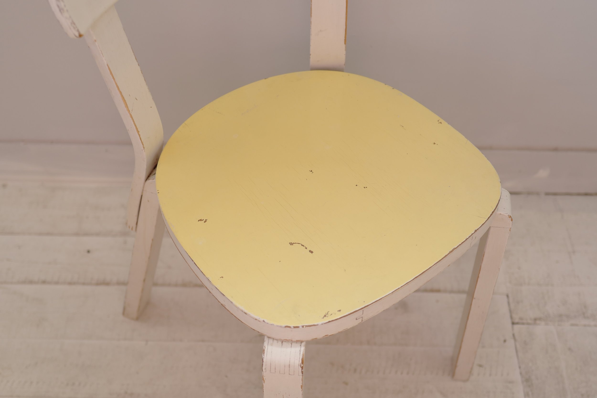 chair 69 war leg paint