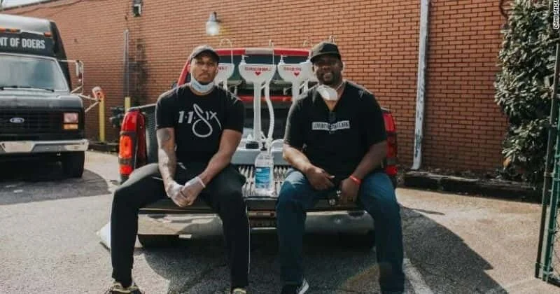 Man, Formerly Homeless, Provides Sinks, Water, and Soap to Protect Those on Streets From COVID-19