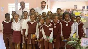 Father-Daughter Duo Opens Library In Chicago With 1,000 Free Books