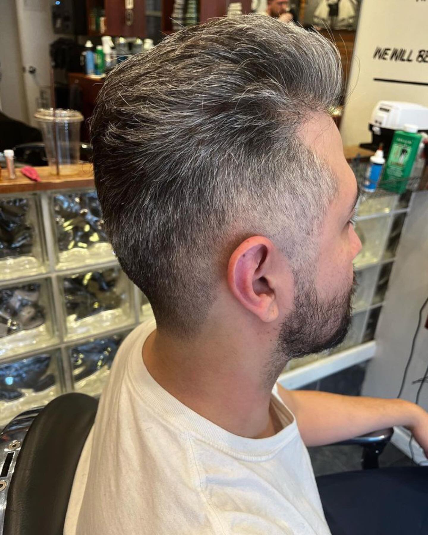 Our barbers are here to make sure you&rsquo;re vacation ready 🏝️ Swipe to see this client&rsquo;s before photo!

Haircut by Marissa | @hairby.marissaa 

#menshair #phillybarbers #rittenhouse #vacationready