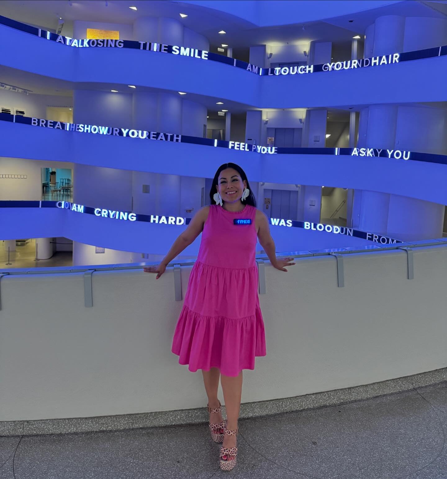 JENNY HOLZER: LIGHT LINE ✨ PART II
__

1️⃣ &ldquo;Jenny Holzer: Light Line&rdquo; Opening Reception

2️⃣ Ladies and Gentlemen, her: @jennyholzerstudio 

3️⃣ Selfies with @dulcinaabreu and the icon @leequinones 

4️⃣ Latinx at the Guggenheim! @leequin
