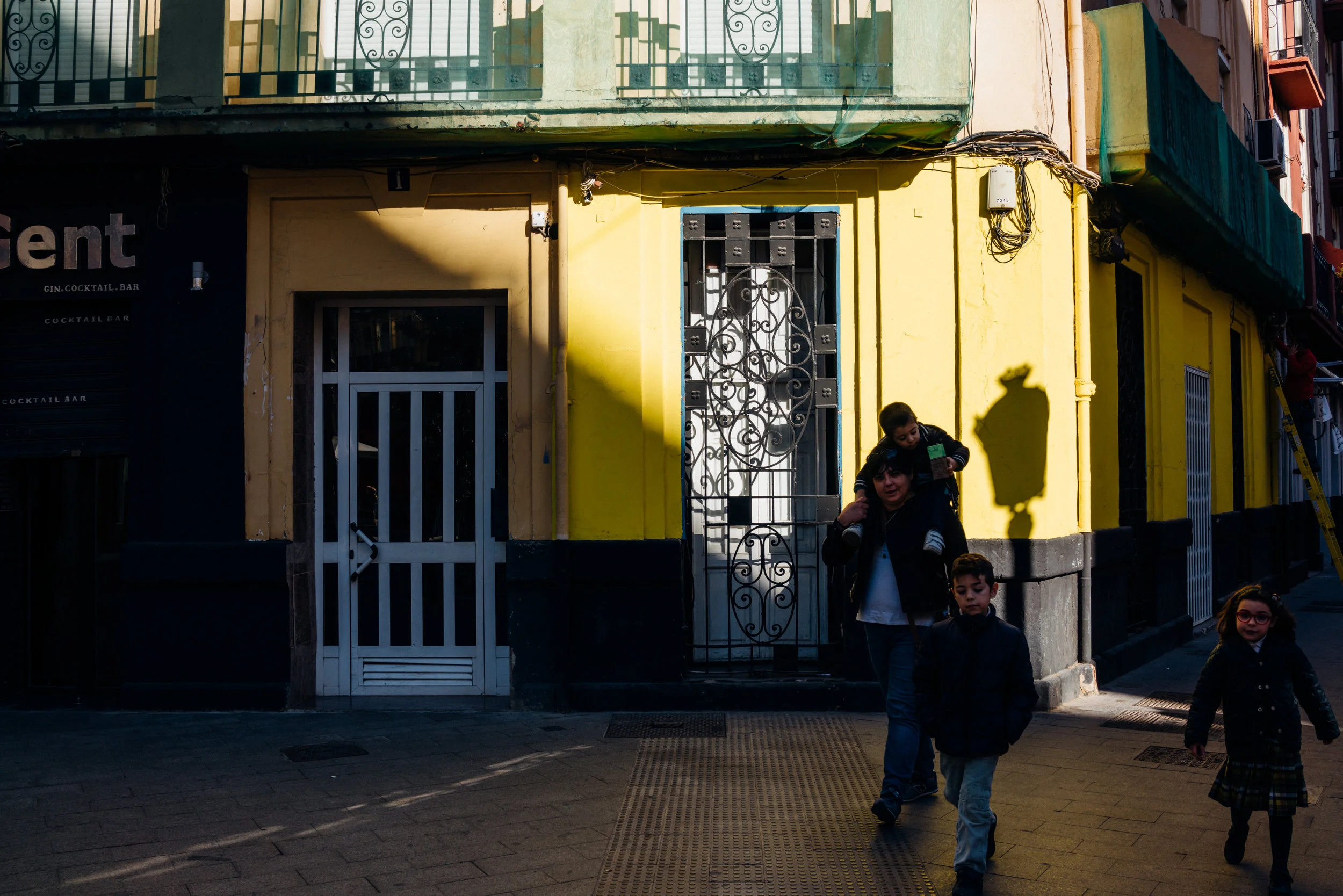 Walking around Valencia's Ruzafa neighborhood