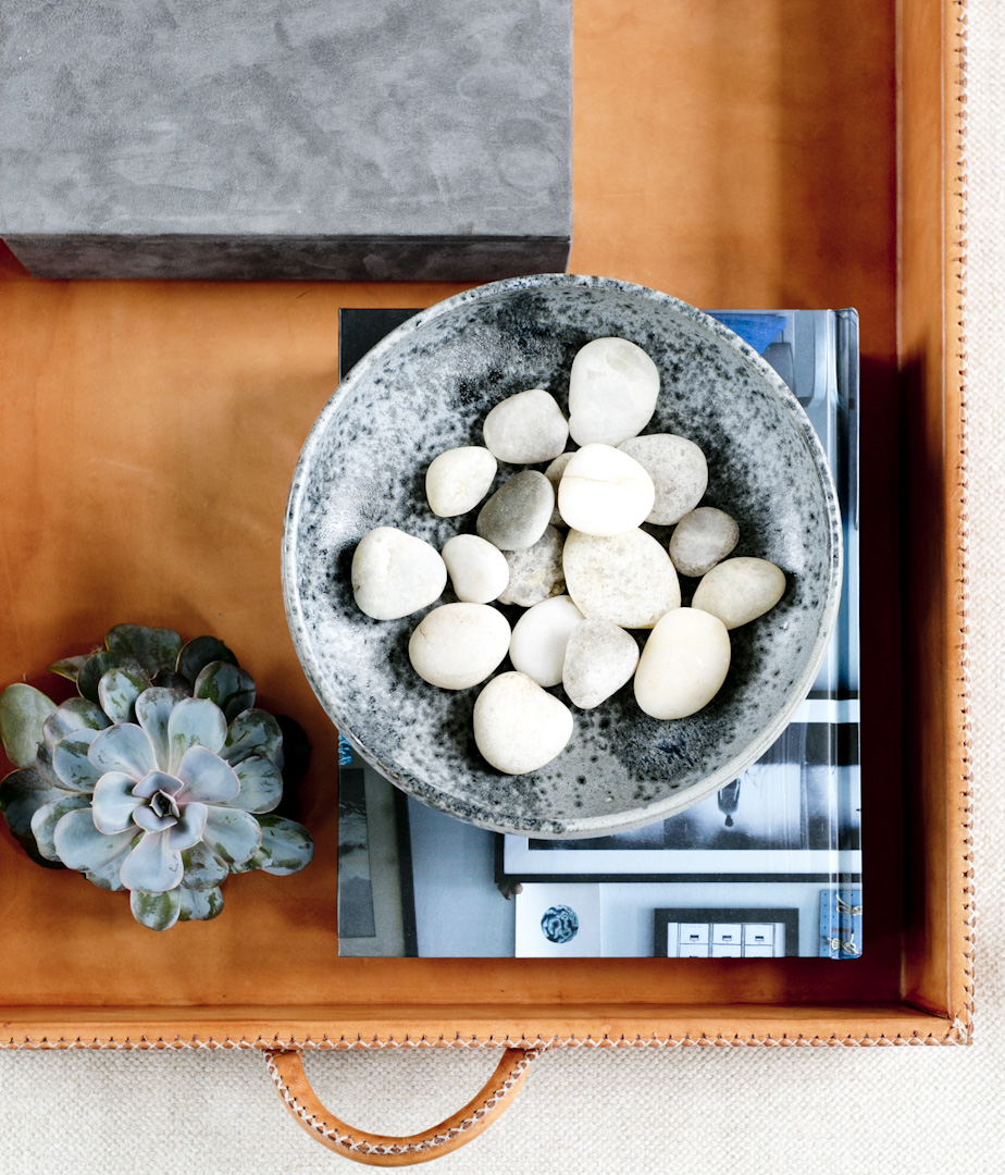 hamptons-beach-house-coffee-table-details.jpg