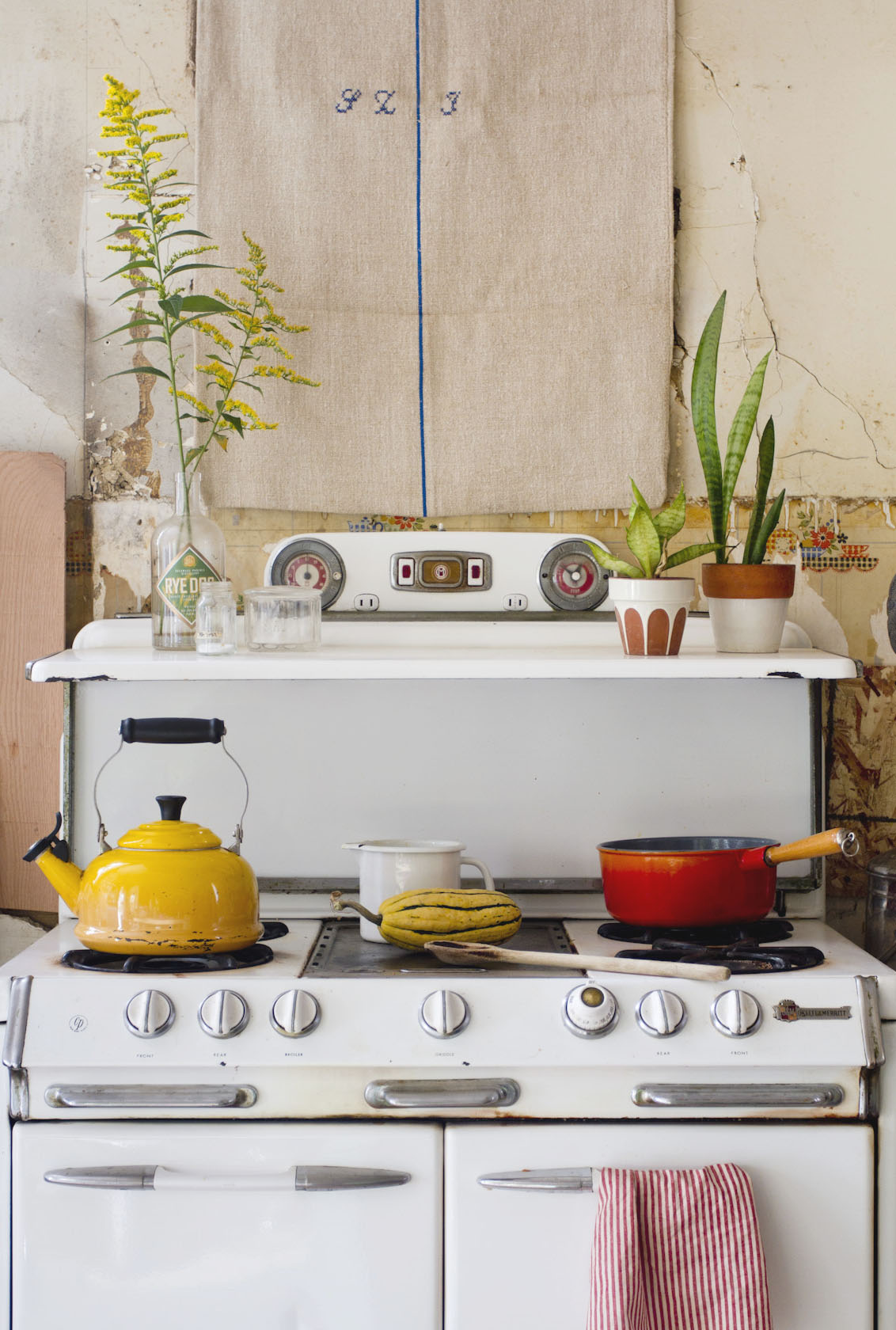 kitchen-stove-lifestyle-rustic-interior-photography.jpg