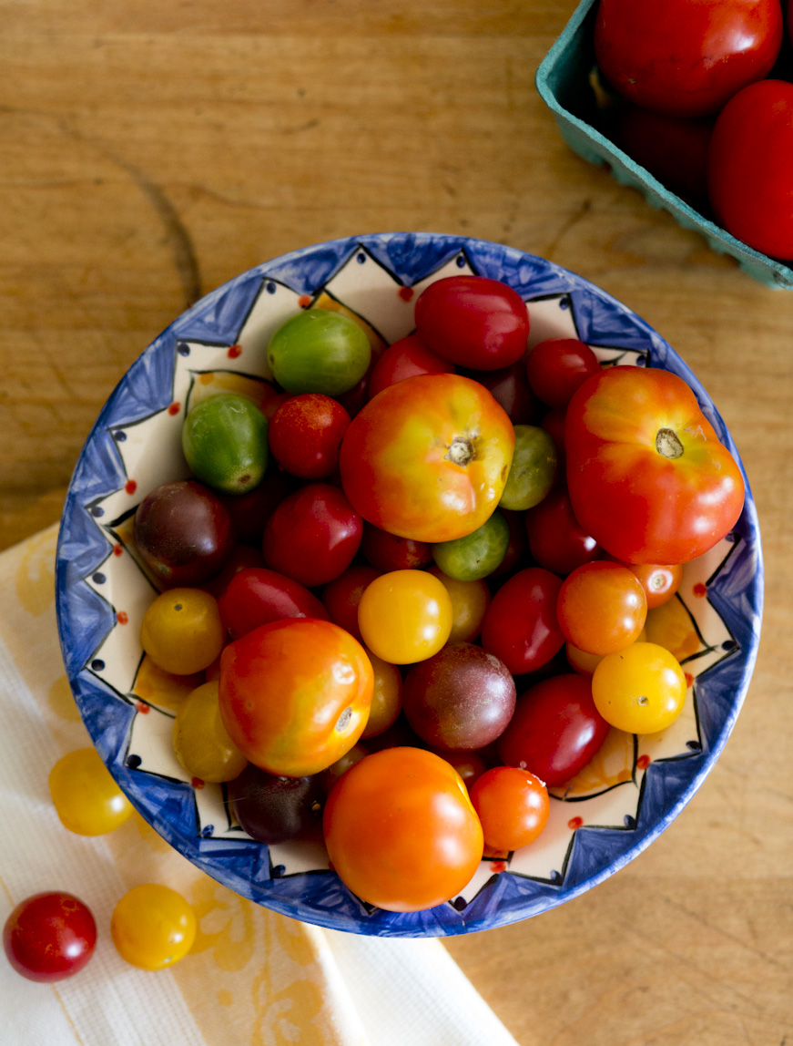 summer-heirloom-tomatoes-lifestyle-photography.jpg