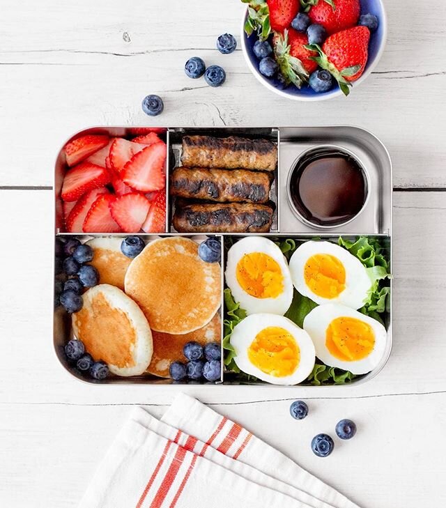 Breakfast for lunch 👌🏻. Shot for @lunchbots 
#thesimplelunchbox book.