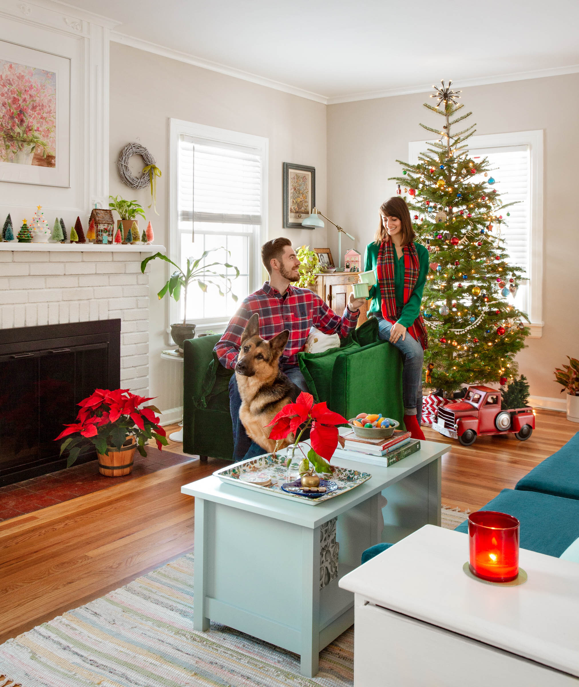 christmas-tree-family-portrait-home-1.jpg