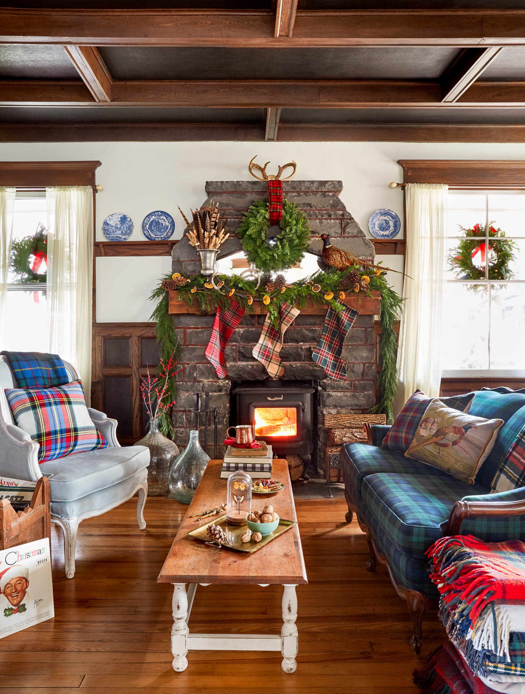 upstate-new-york-farmhouse-living-room-holiday-decorating-1.jpg