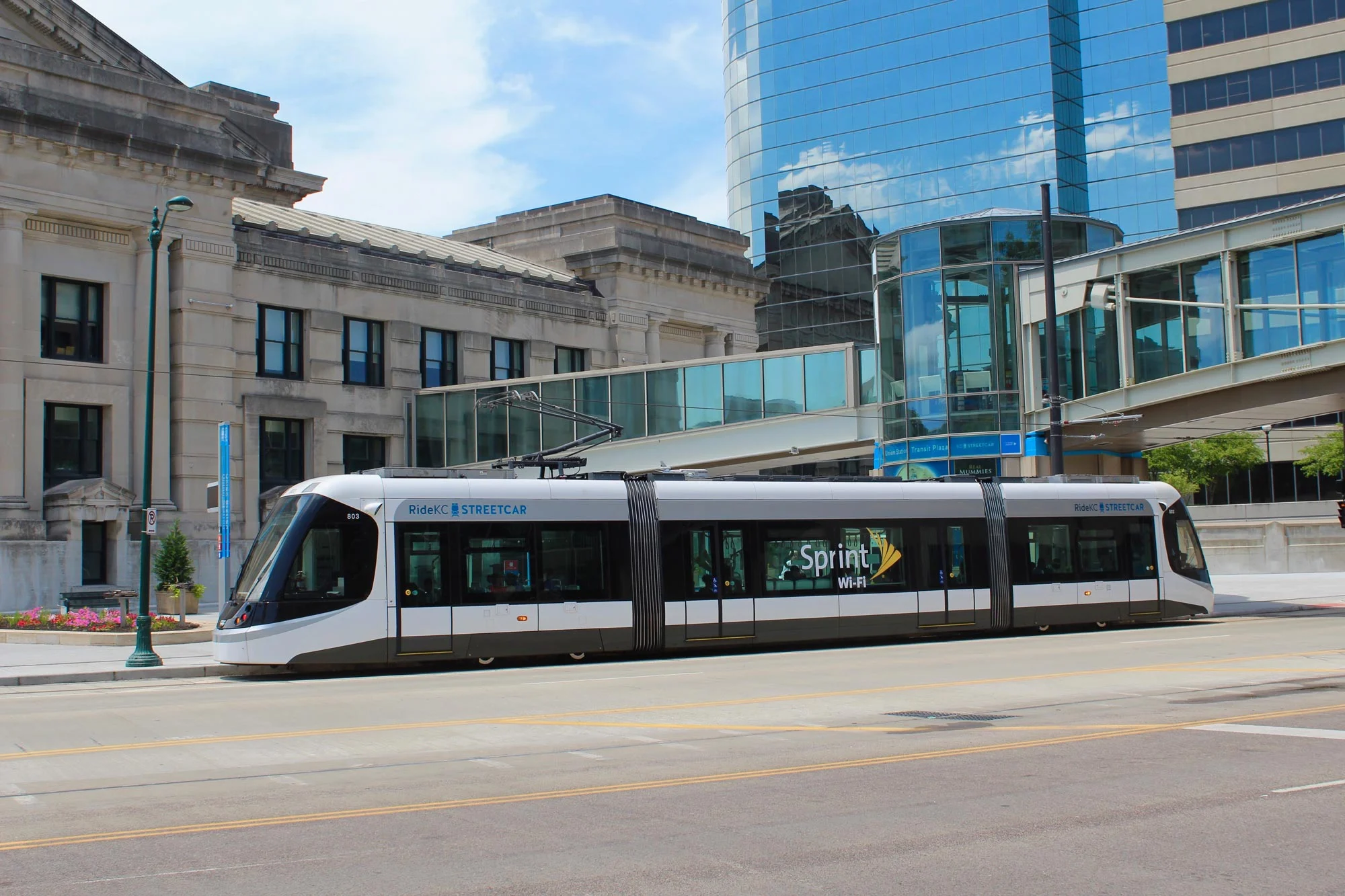 MOE-INFRASTRUCTURE-STREETCAR.jpg