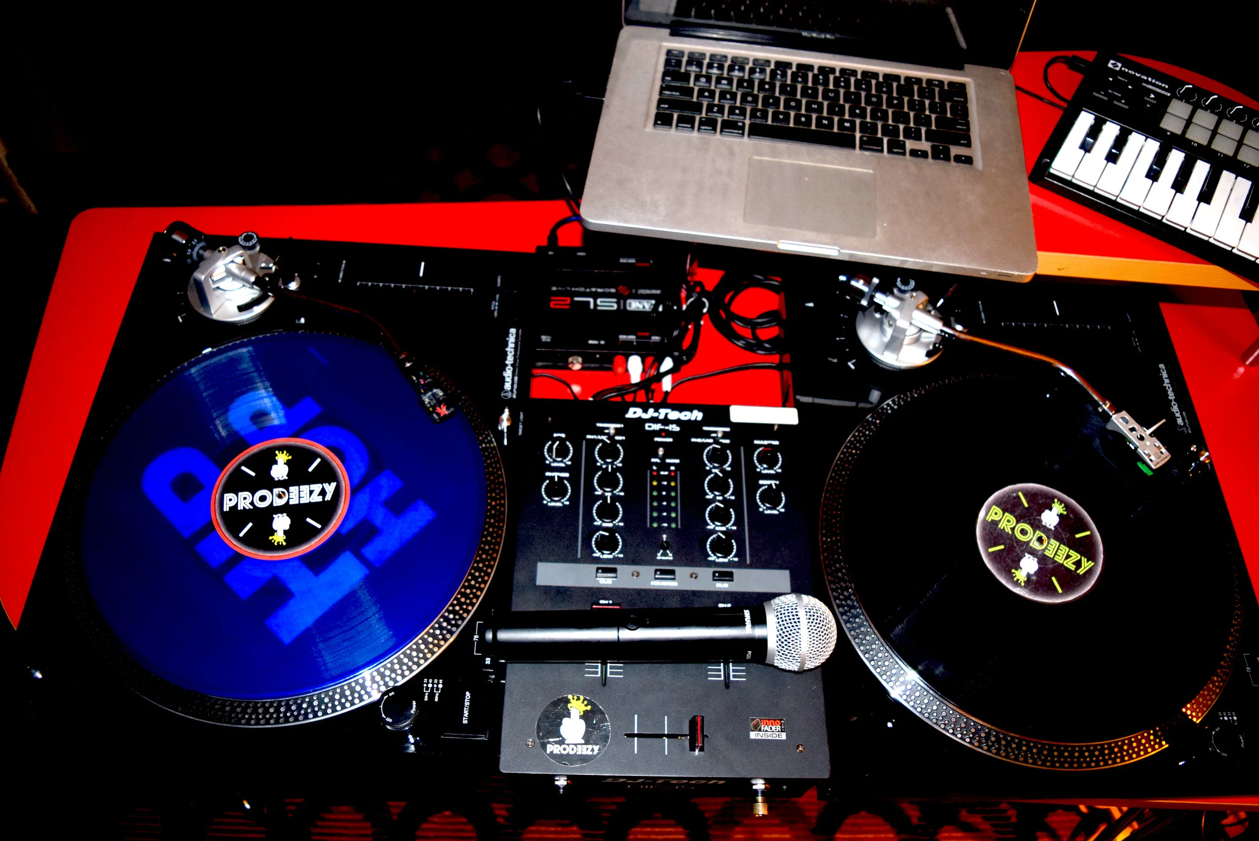 turntables_setup2.jpg