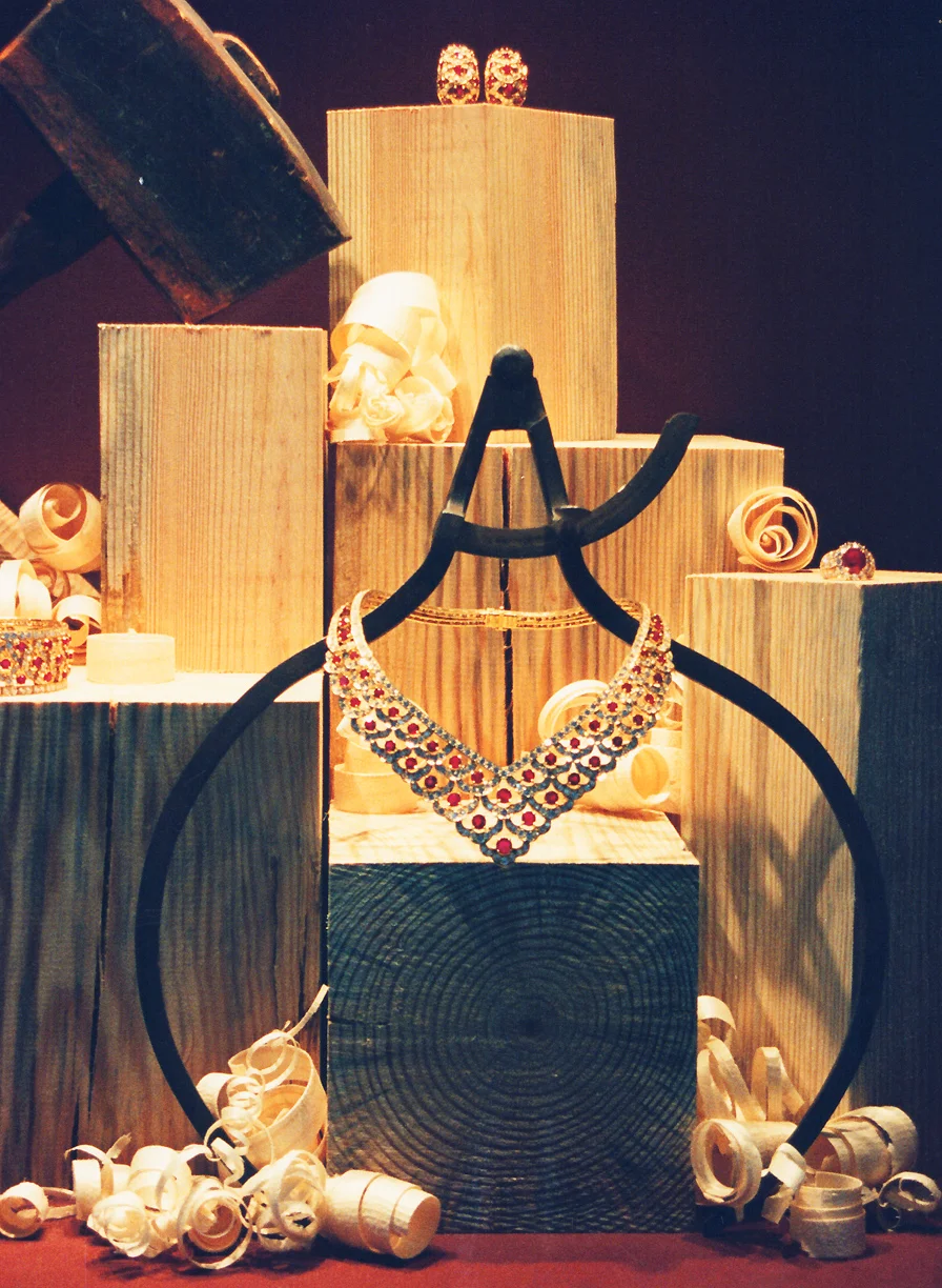 VAN CLEEF & ARPELS: "Metiers" Windows