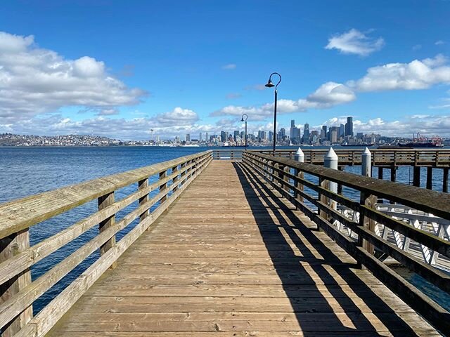 While we&rsquo;re closed, we wanted to remind all of you how beautiful Seattle is! What&rsquo;s one of your favorite views in our city #seattlestrong #pnw #pnwwonderland #makersmarket #fleamarketfinds #seattle #visitseattle #shoplocal #seattlemade #w