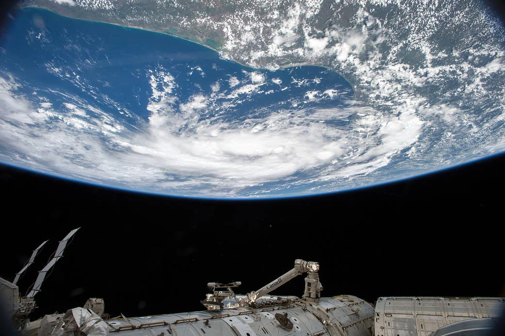 Picture A. (Courtesy NASA/Scott Kelly ( @StationCDRKelly )