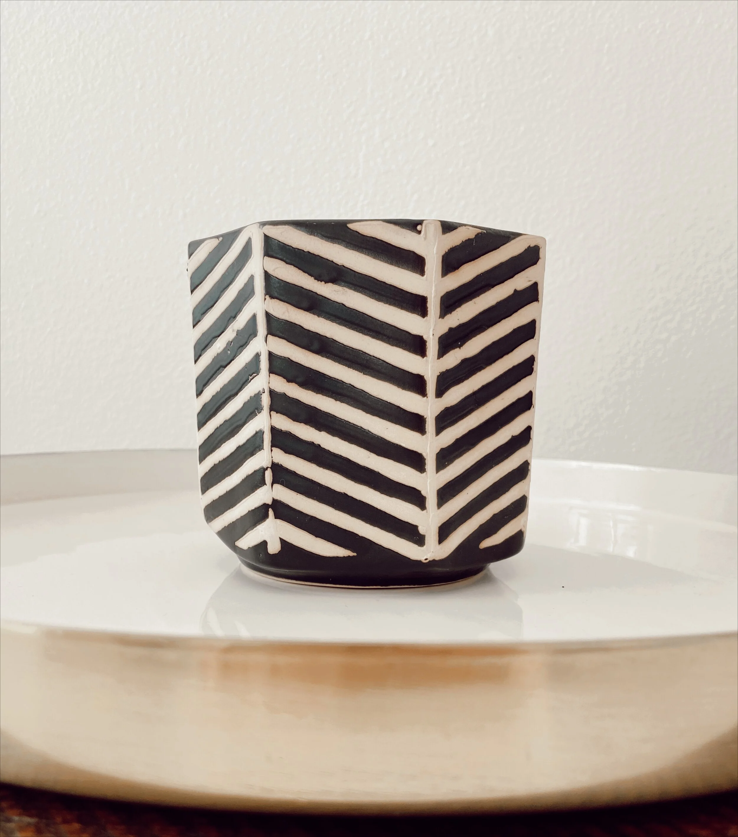 B & W Ceramic 2.JPG