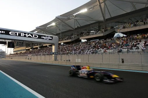 Three-time race winner Johnny Herbert gives his opinion on how this years championship could come down to another grand finale in Abu Dhabi 