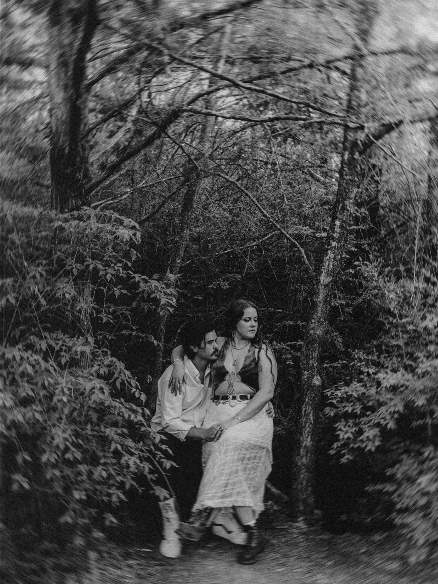 Moody weather calls for a moody b&amp;w 🖤🤍