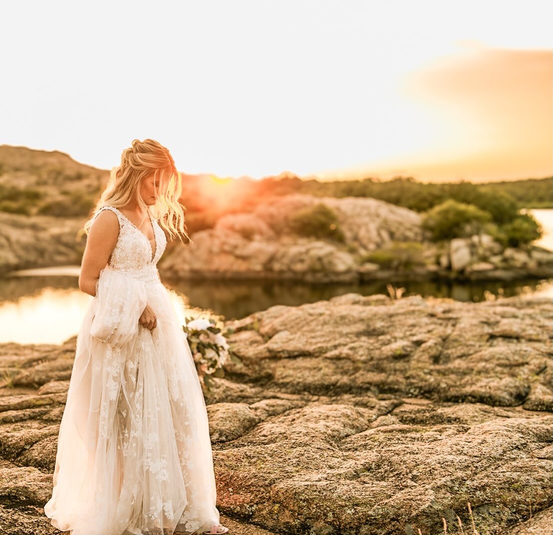 When one sister trusts you with her wedding and six years later, the other does too!! 
Forever grateful for families who become part of my story. Cannot wait for the upcoming weddings I have this year!! ✨🩵