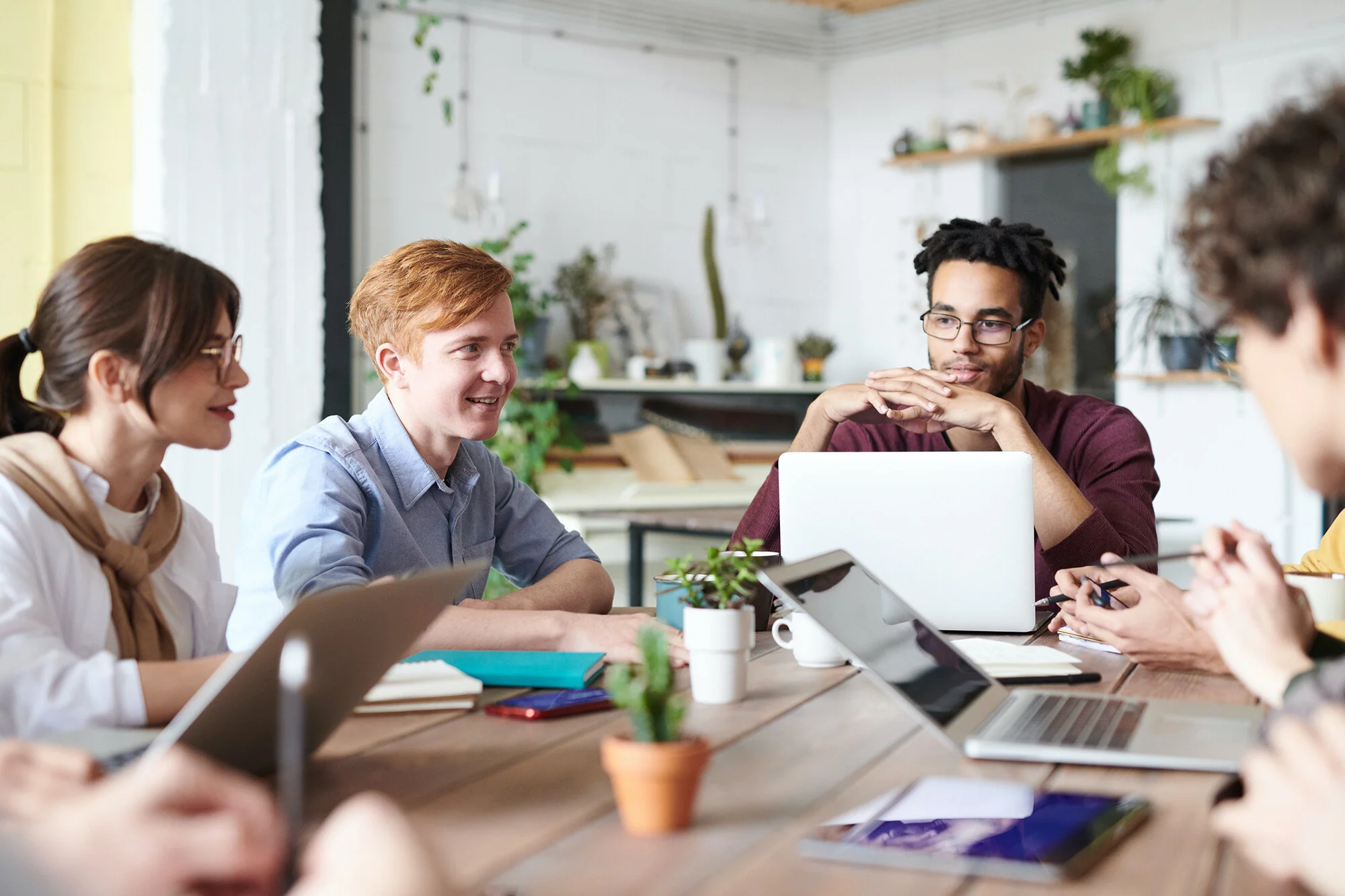 The Benefits of Internal Hiring vs External Recruiting