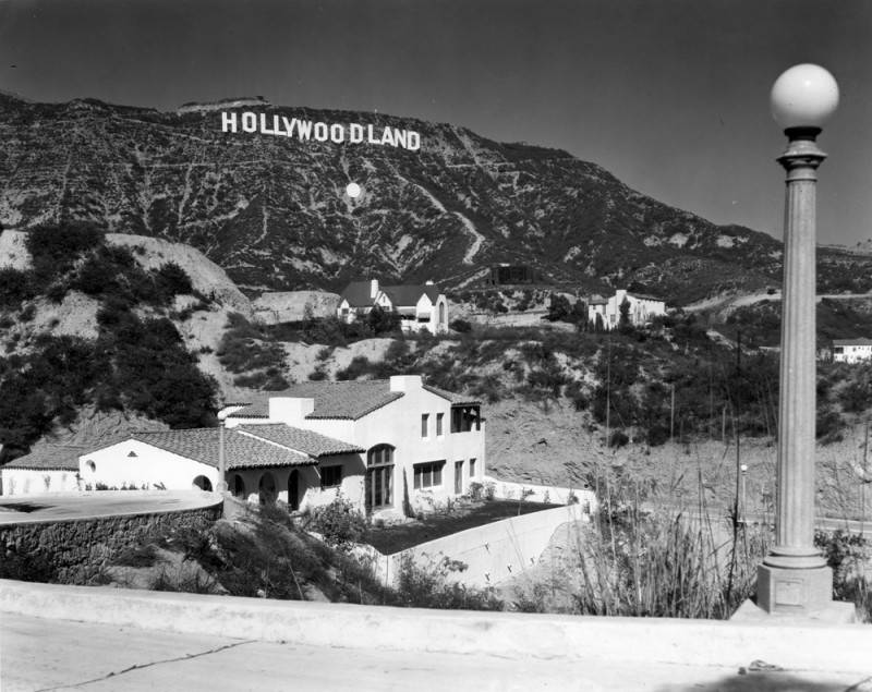 Photo via Los Angeles Public Library (date unknown)