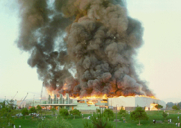 Fire that ultimately destroyed the Pan-Pacific Auditorium on May 24, 1989. Photo via the Los Angeles Fire Department Historical Archive.
